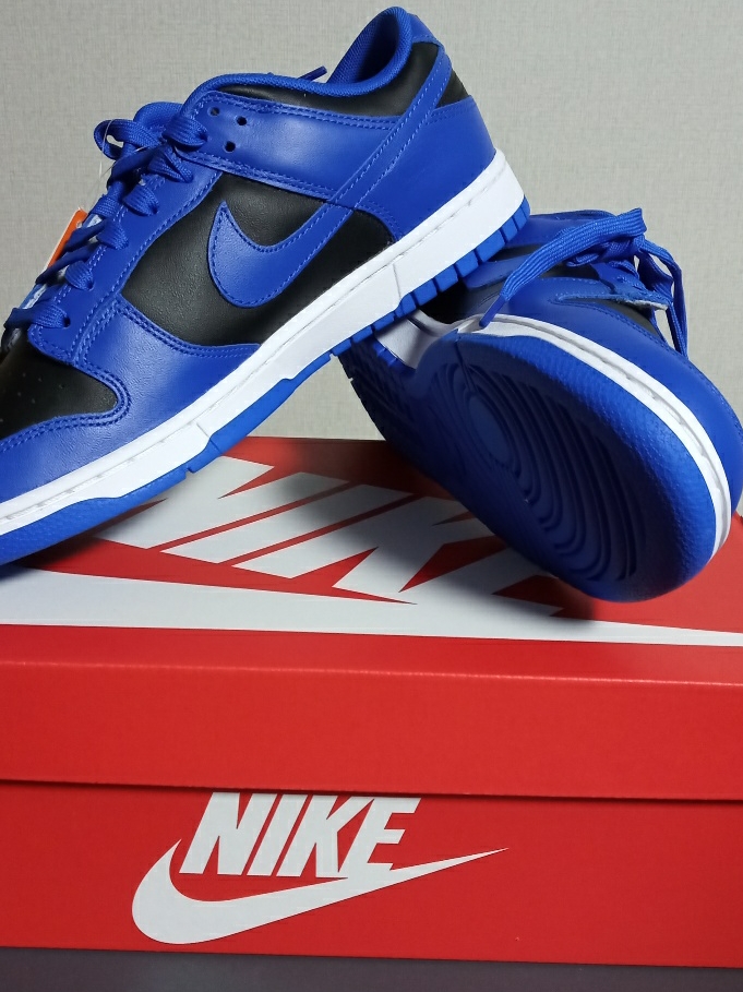 Nike Dunk Low Retro Hyper Cobalt 착용 스타일 - 2