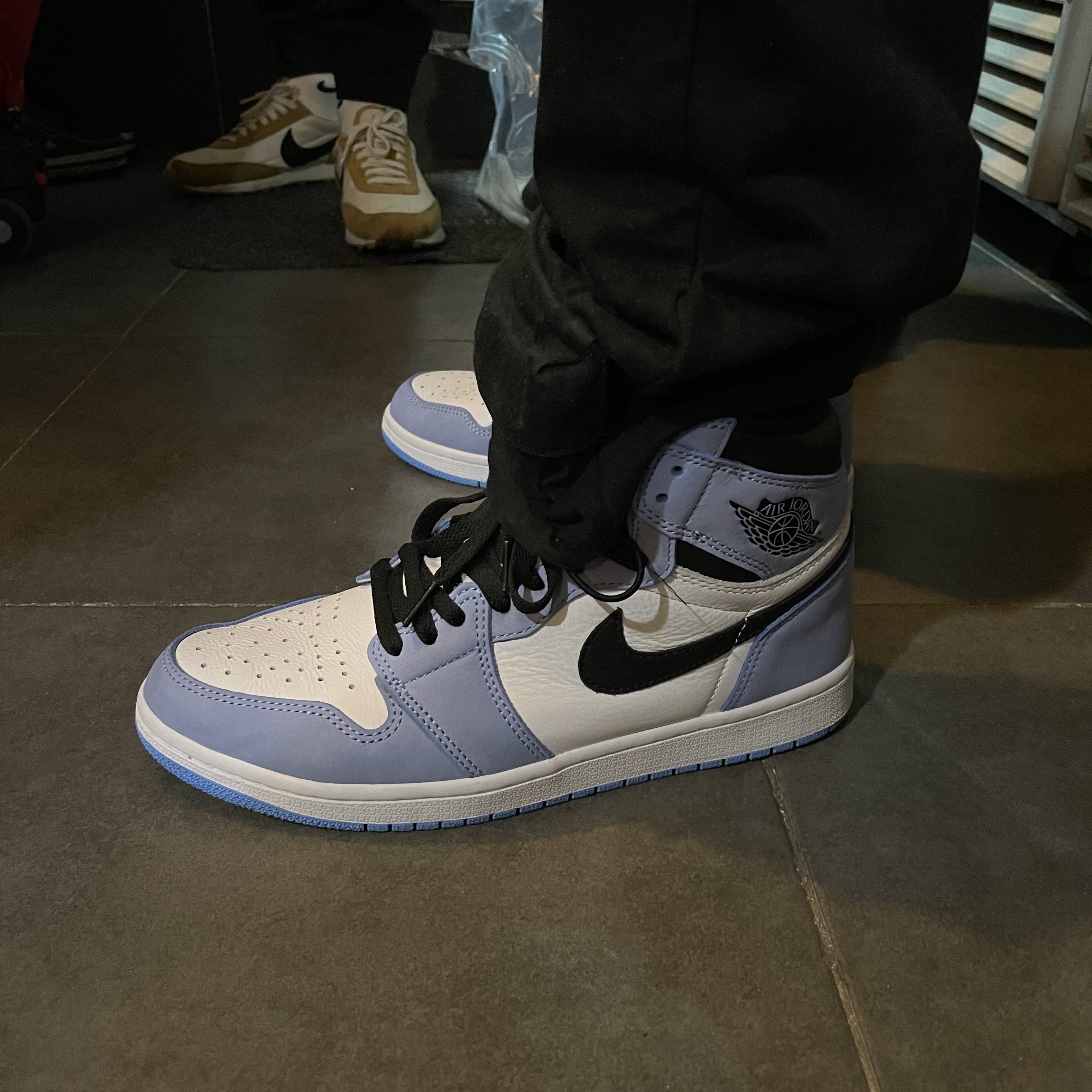 Jordan 1 Retro High OG University Blue 착용 스타일