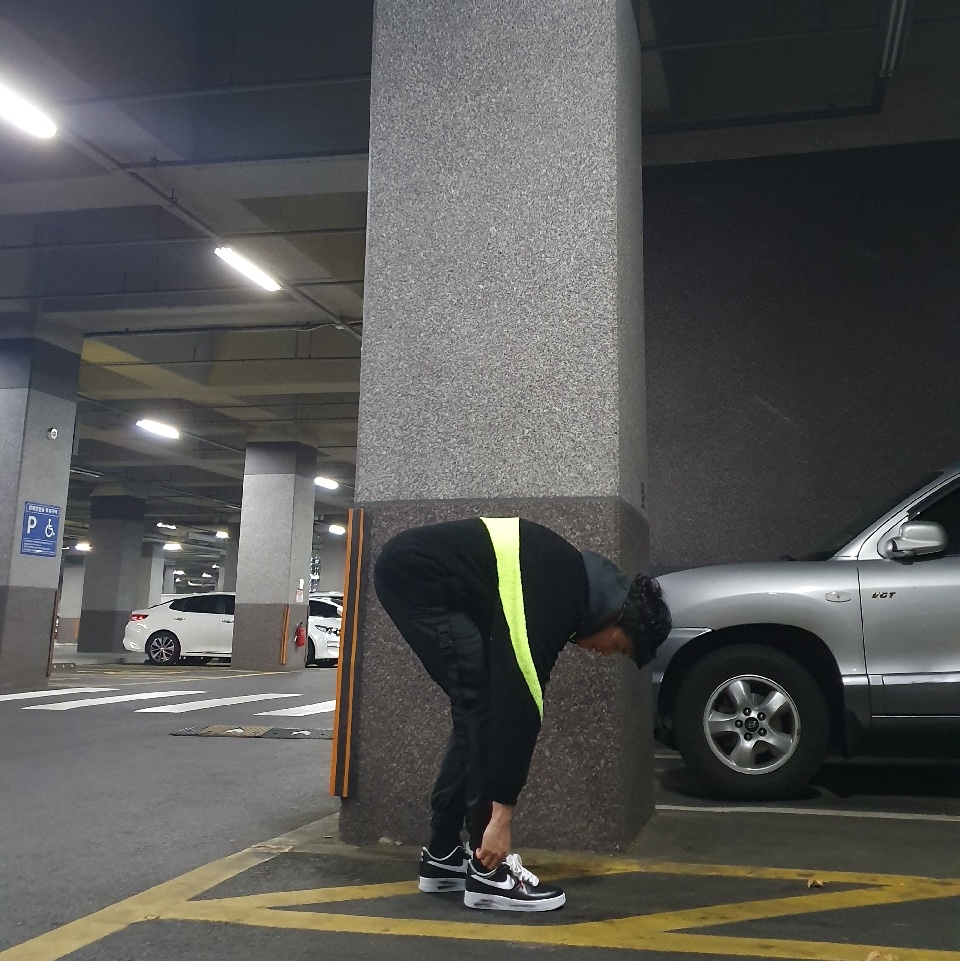 Nike Big Swoosh Full Zip Jacket Black Volt, Nike x Peaceminusone Air Force 1 Low Para-Noise 착용 스타일 - 2
