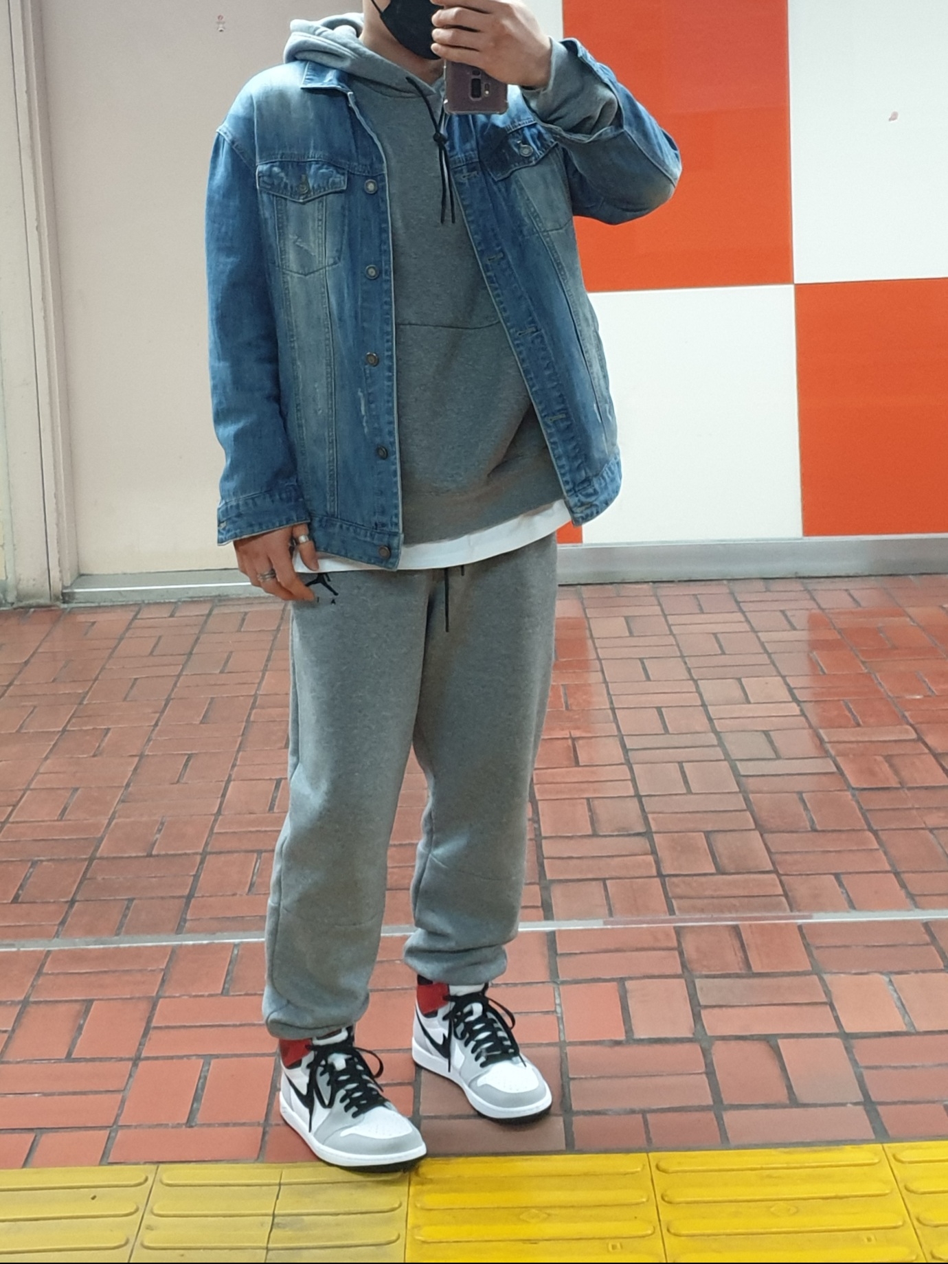 Jordan 1 Retro High OG Light Smoke Grey 착용 스타일