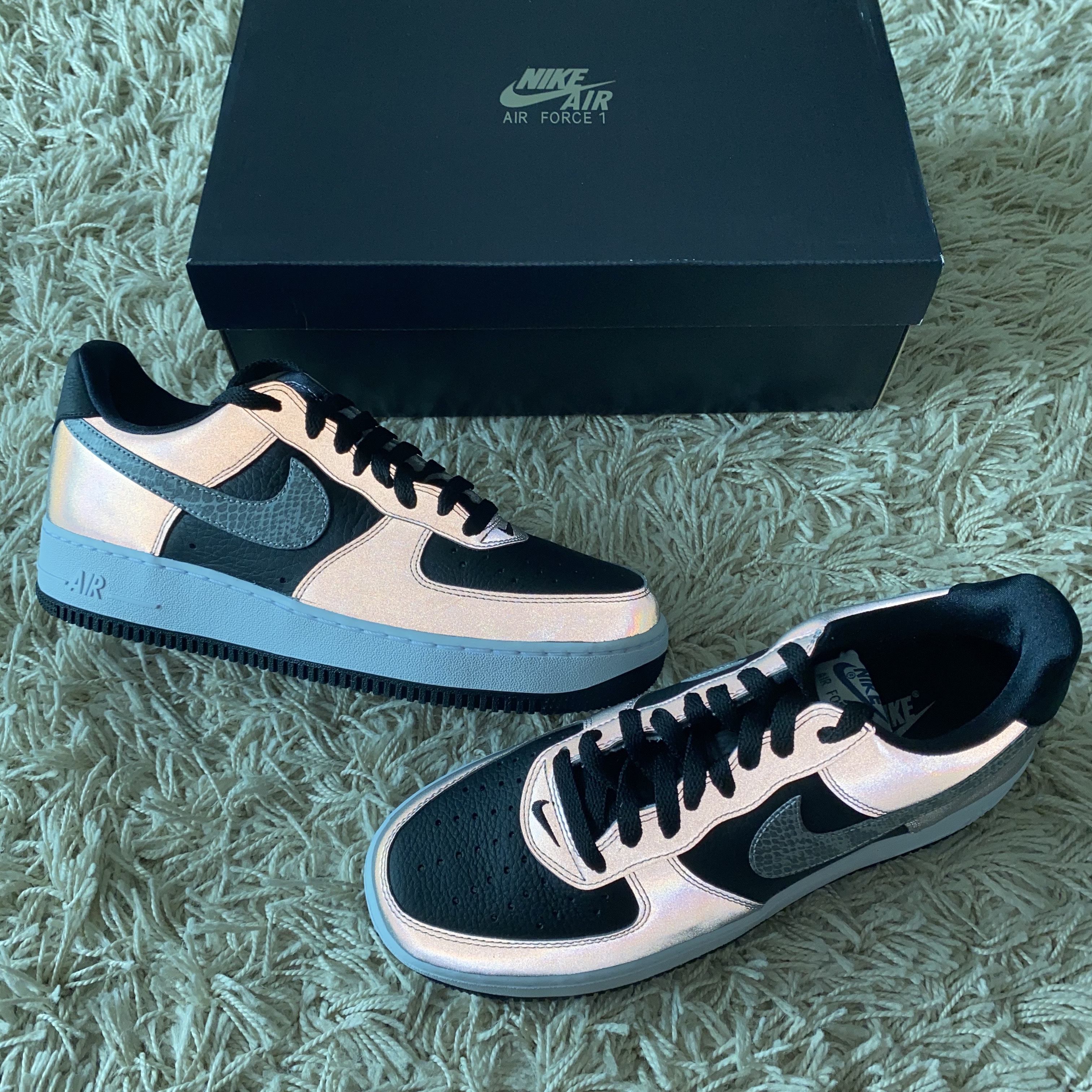 Nike Air Force 1 B Silver Snake 착용 스타일 - 2