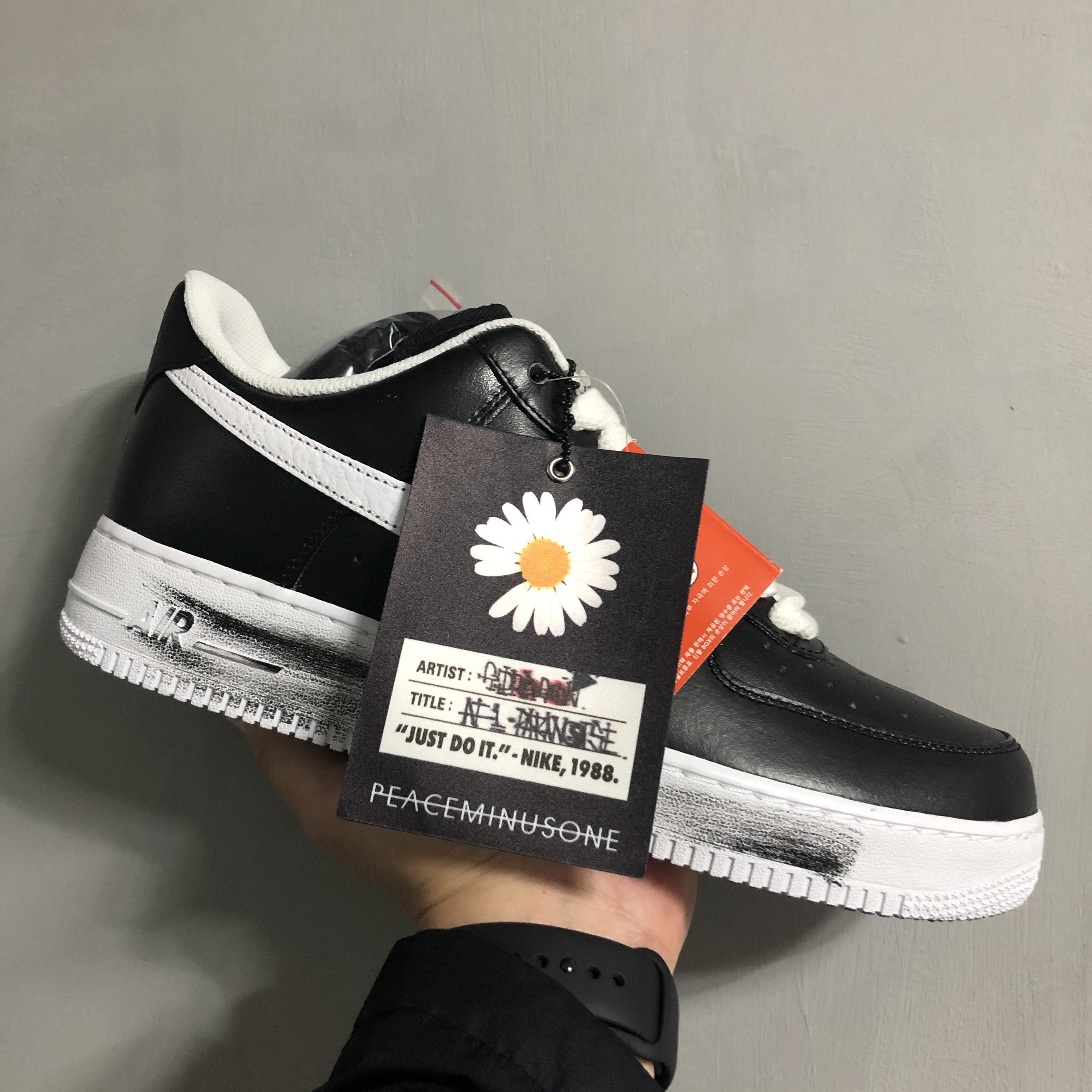 Nike x Peaceminusone Air Force 1 Low Para-Noise 착용 스타일