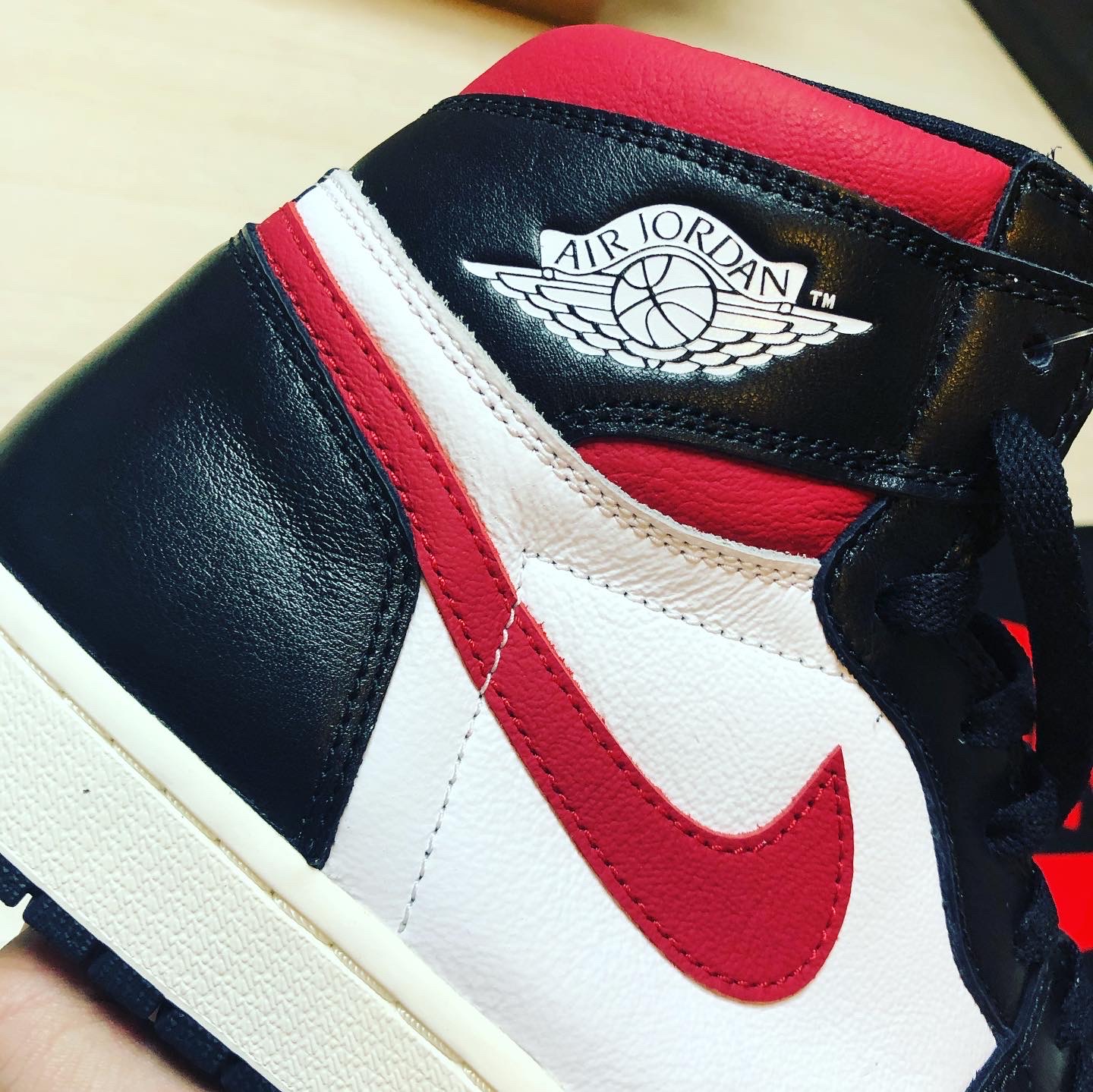 Jordan 1 Retro High OG Gym Red 착용 스타일 - 3