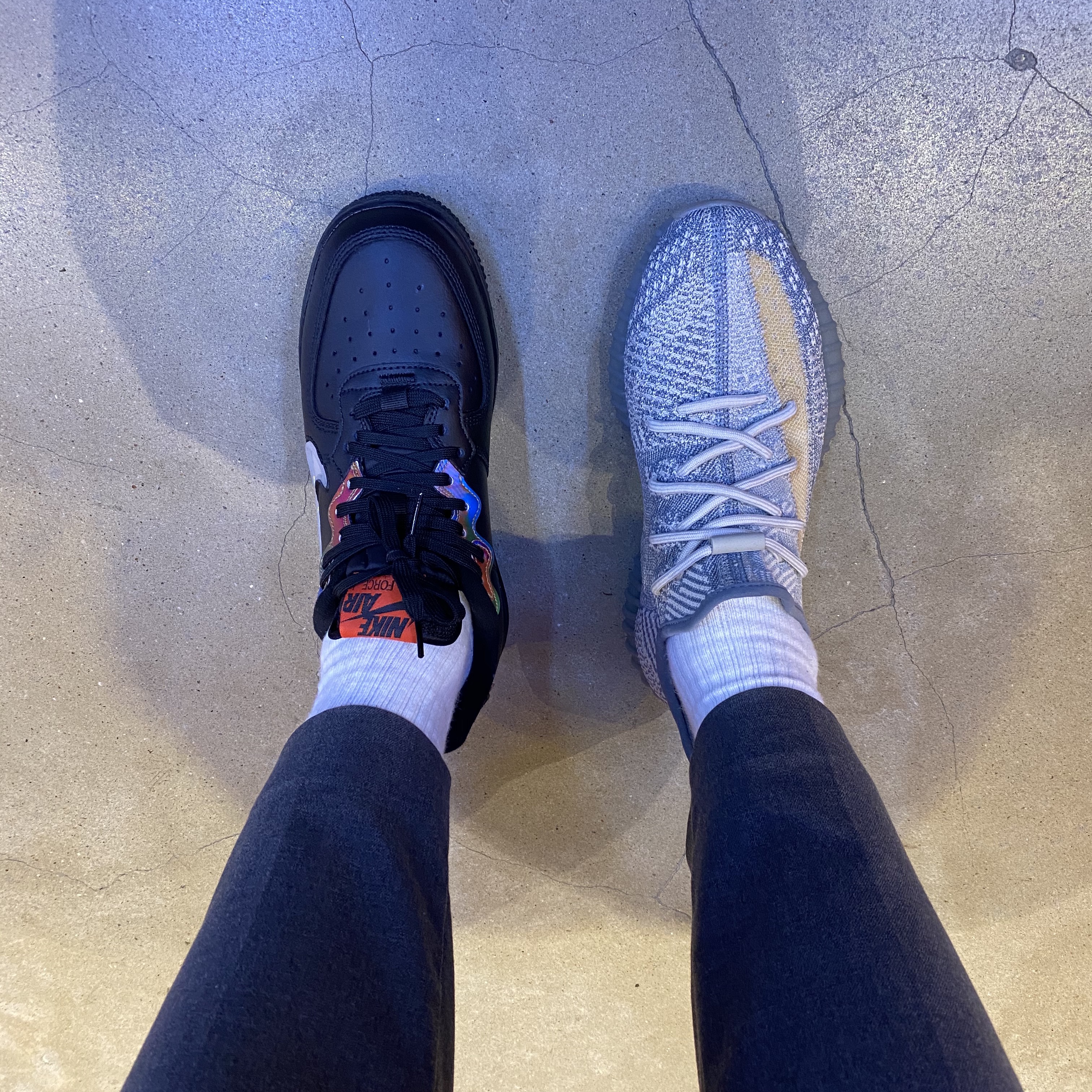 Adidas Yeezy Boost 350 V2 Israfil 착용 스타일