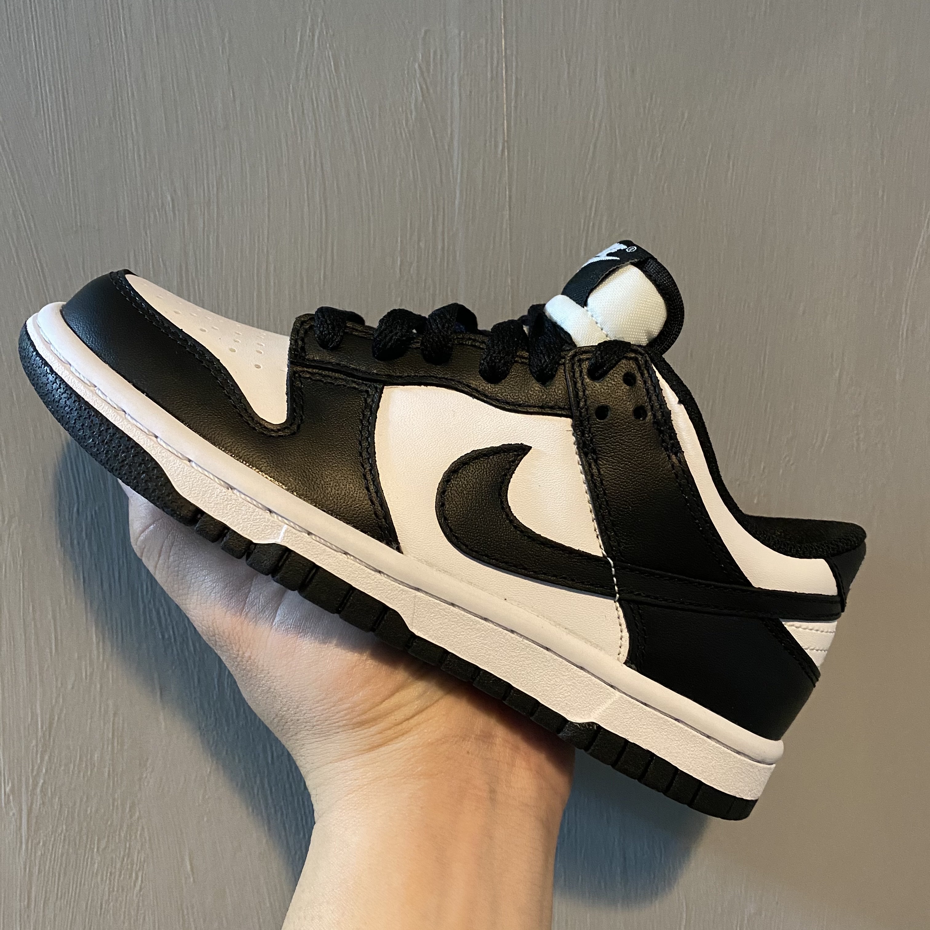 (GS) Nike Dunk Low Black 착용 스타일