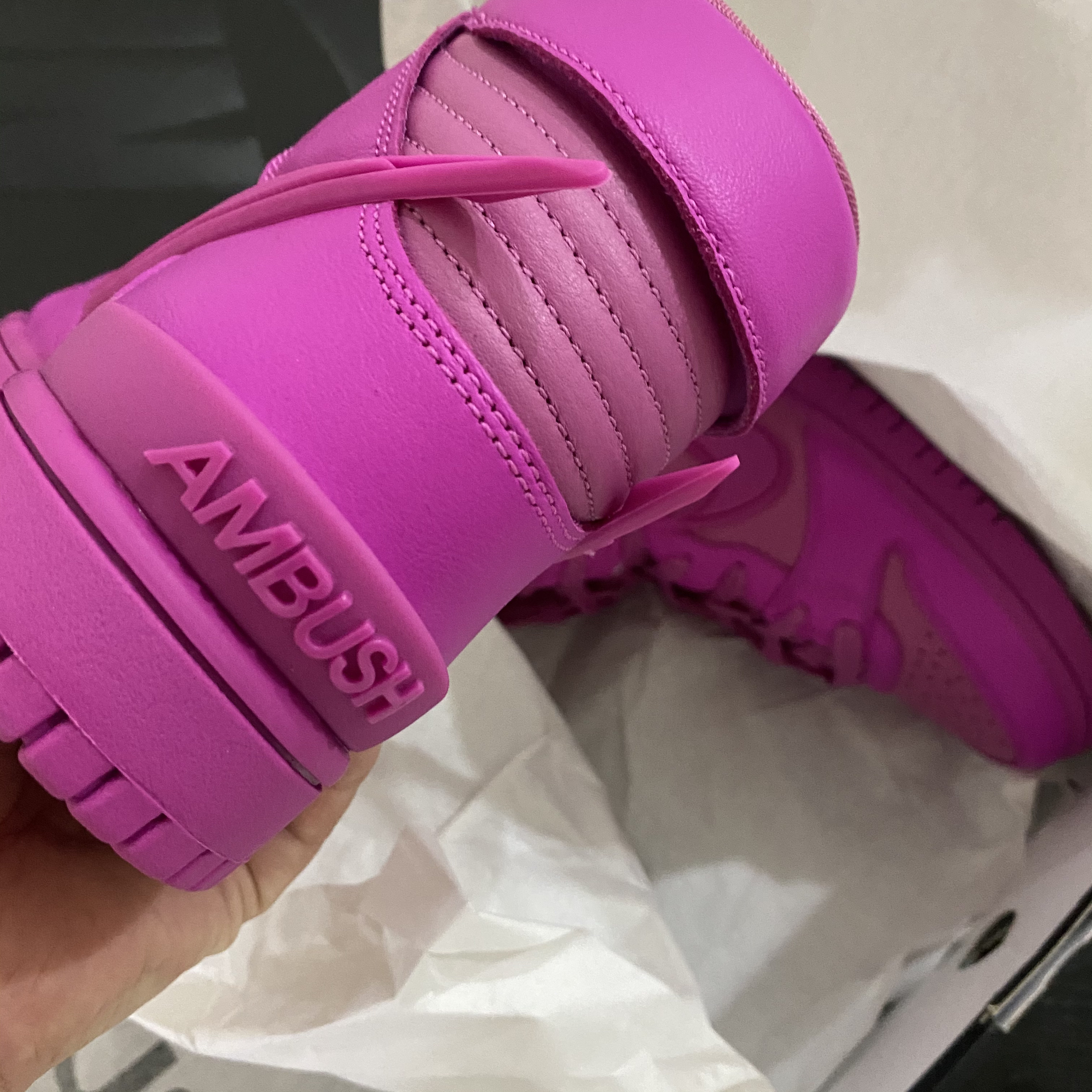 Nike x Ambush Dunk High Cosmic Fuchsia 착용 스타일 - 3