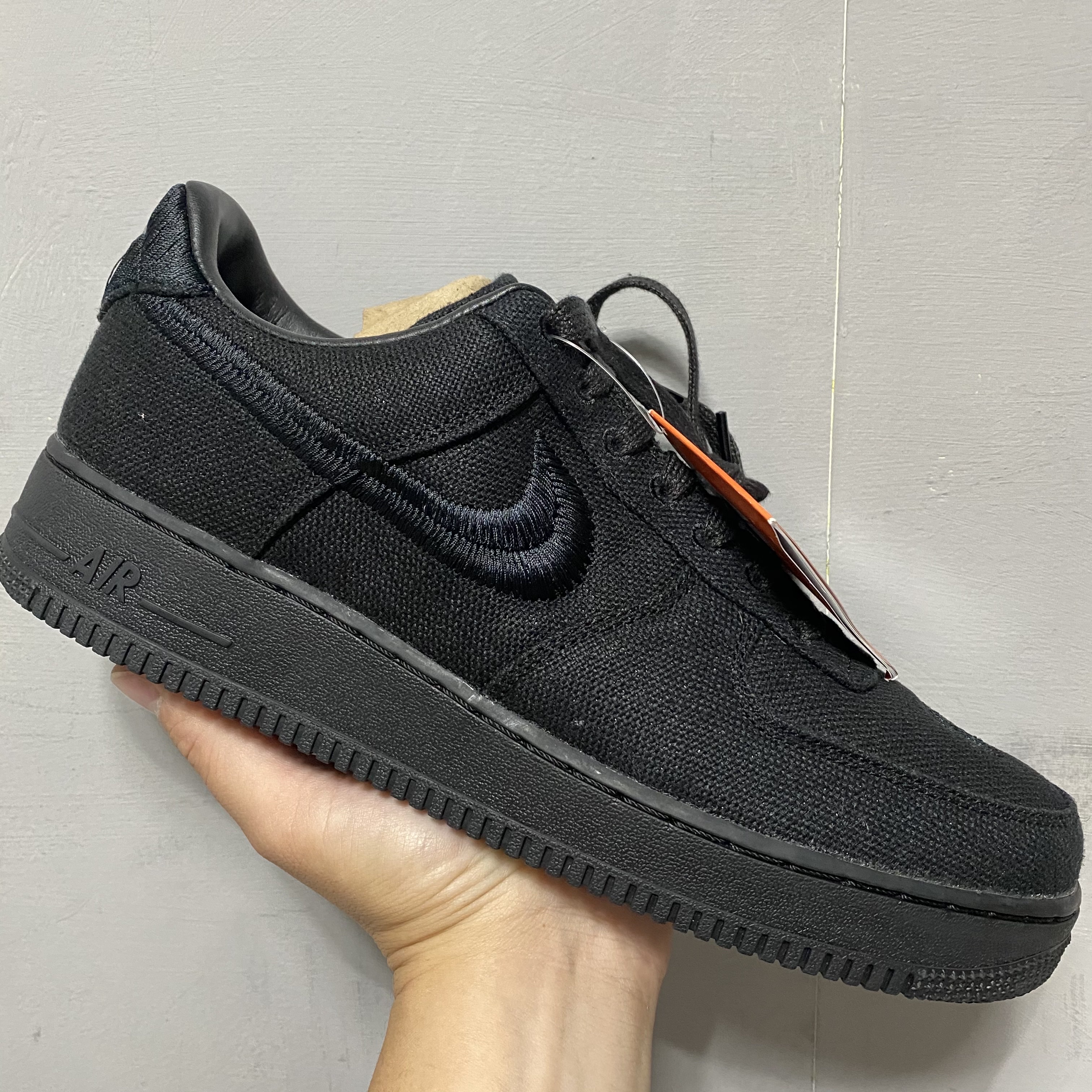 Nike x Stussy Air Force 1 Low Triple Black 착용 스타일
