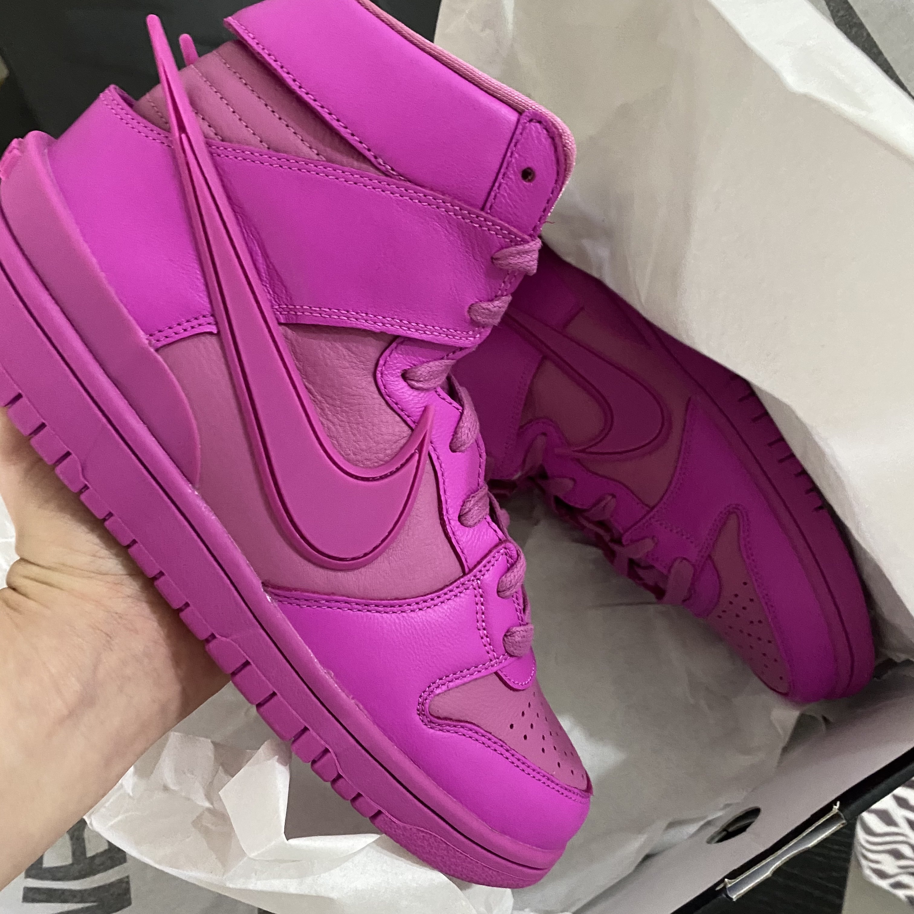 Nike x Ambush Dunk High Cosmic Fuchsia 착용 스타일 - 2