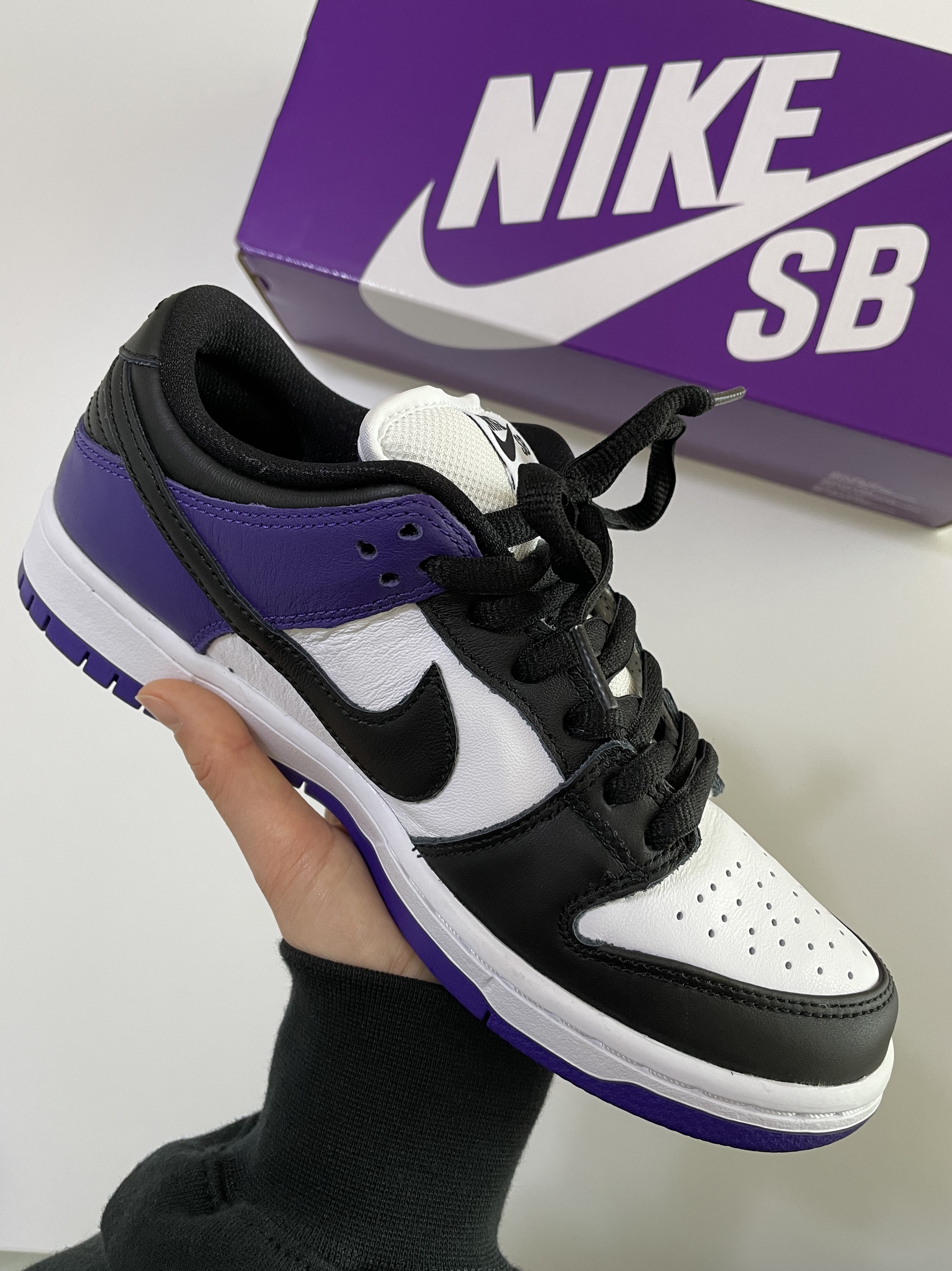 Nike SB Dunk Low Pro Court Purple 착용 스타일 - 5
