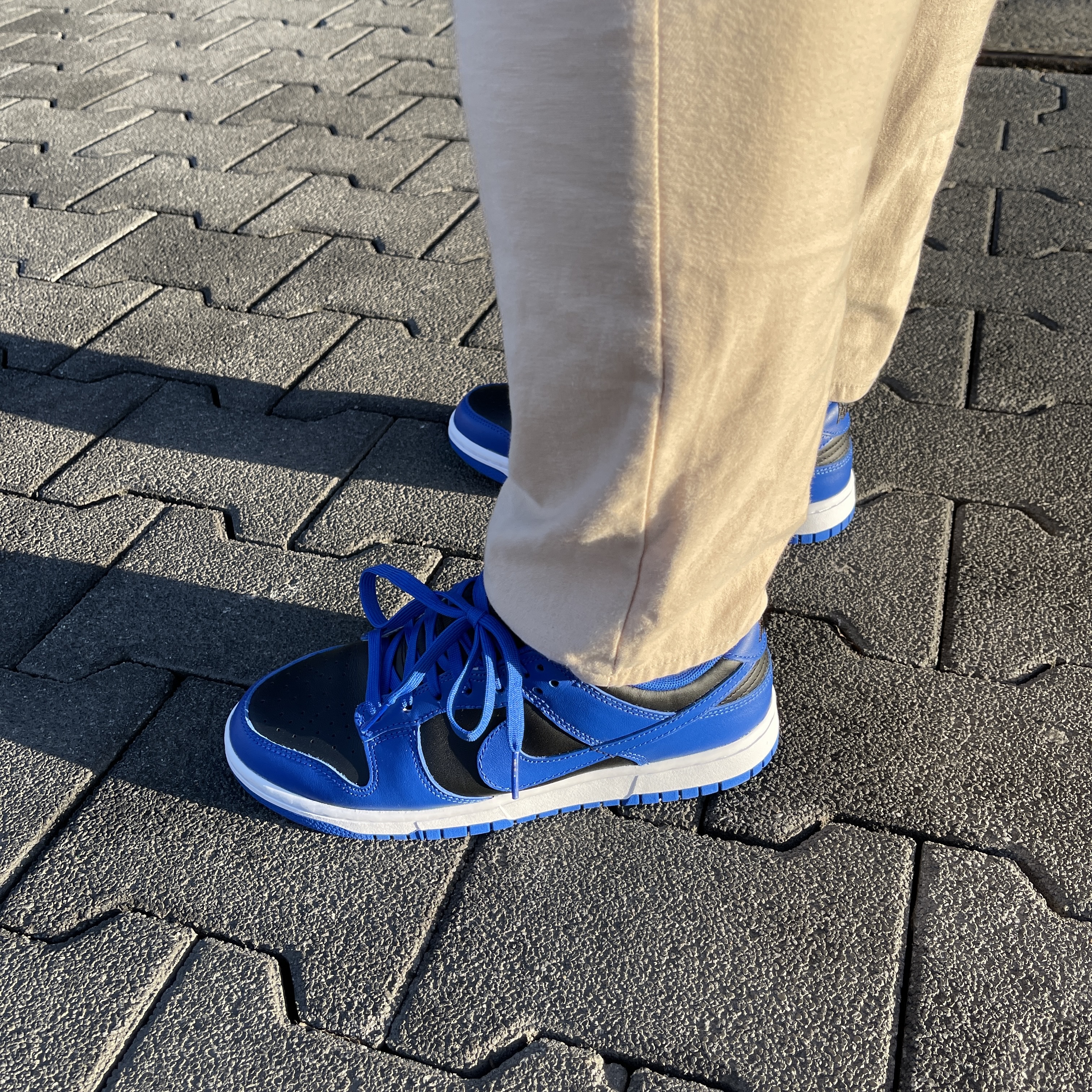 Nike Dunk Low Retro Hyper Cobalt 착용 스타일 - 4