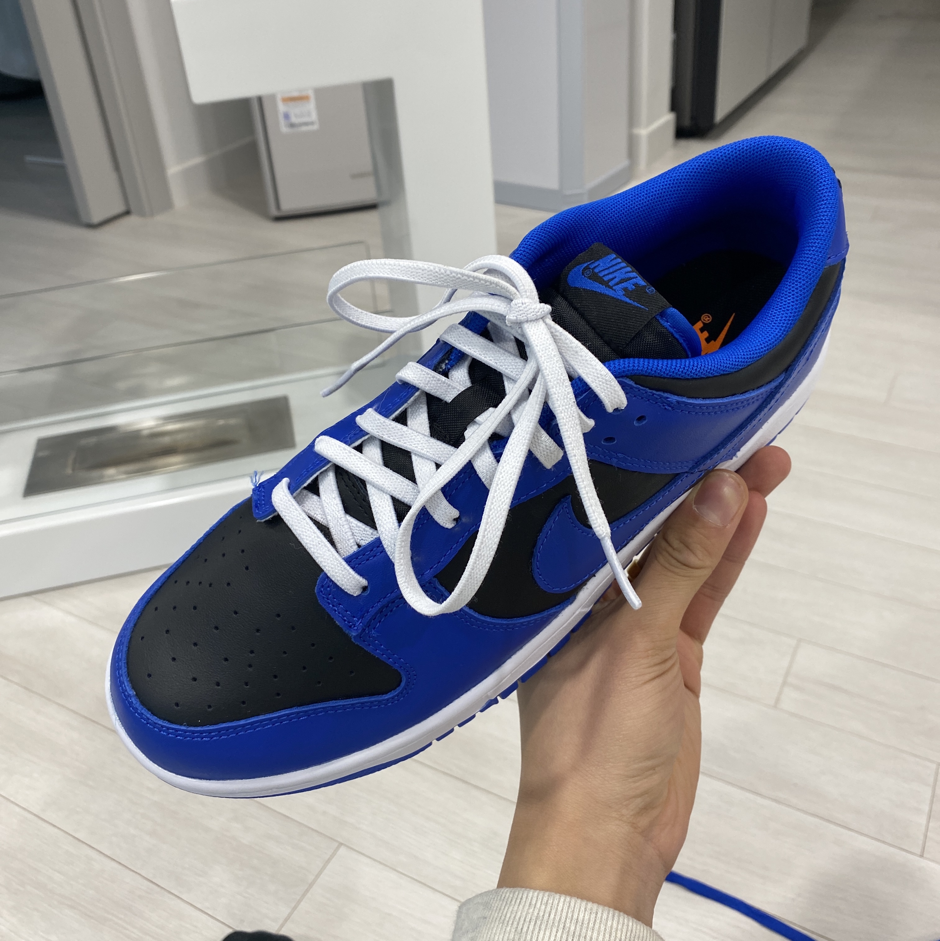 Nike Dunk Low Retro Hyper Cobalt 착용 스타일 - 1