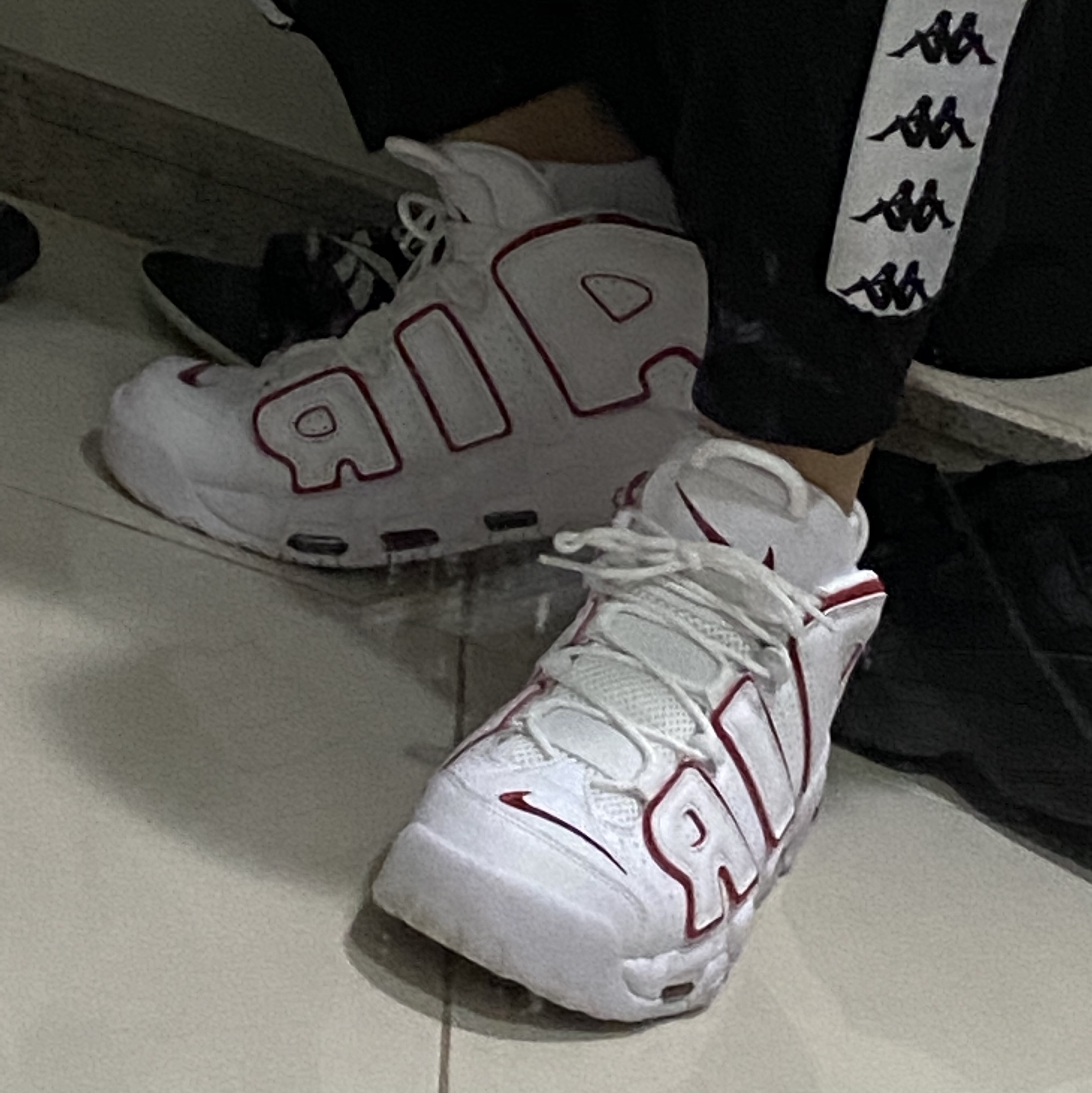 Nike Air More Uptempo White Varsity Red 2018 착용 스타일