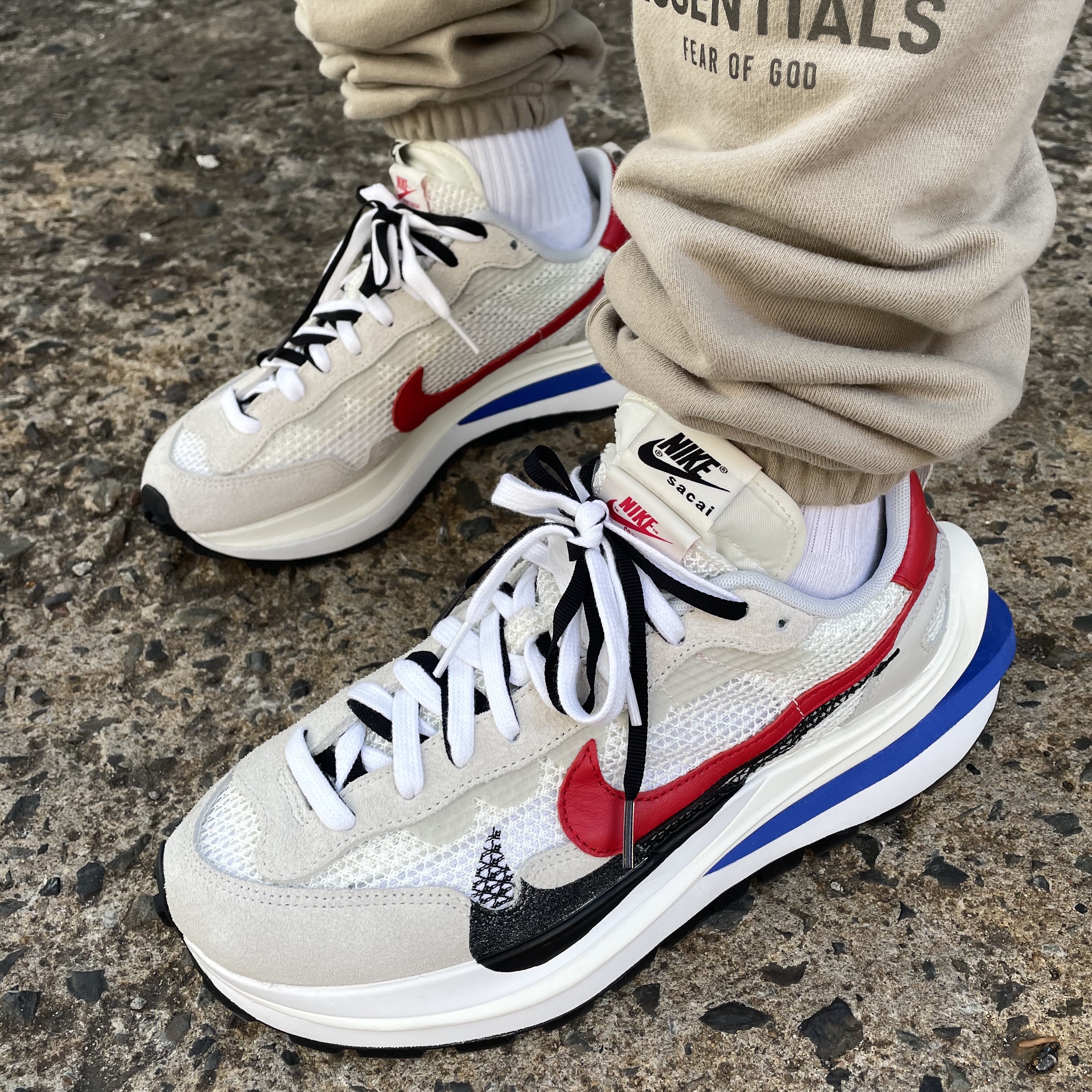 Nike x Sacai VaporWaffle Royal Fuchsia, Essentials Sweatpants Olive/Khaki - 20FW 착용 스타일