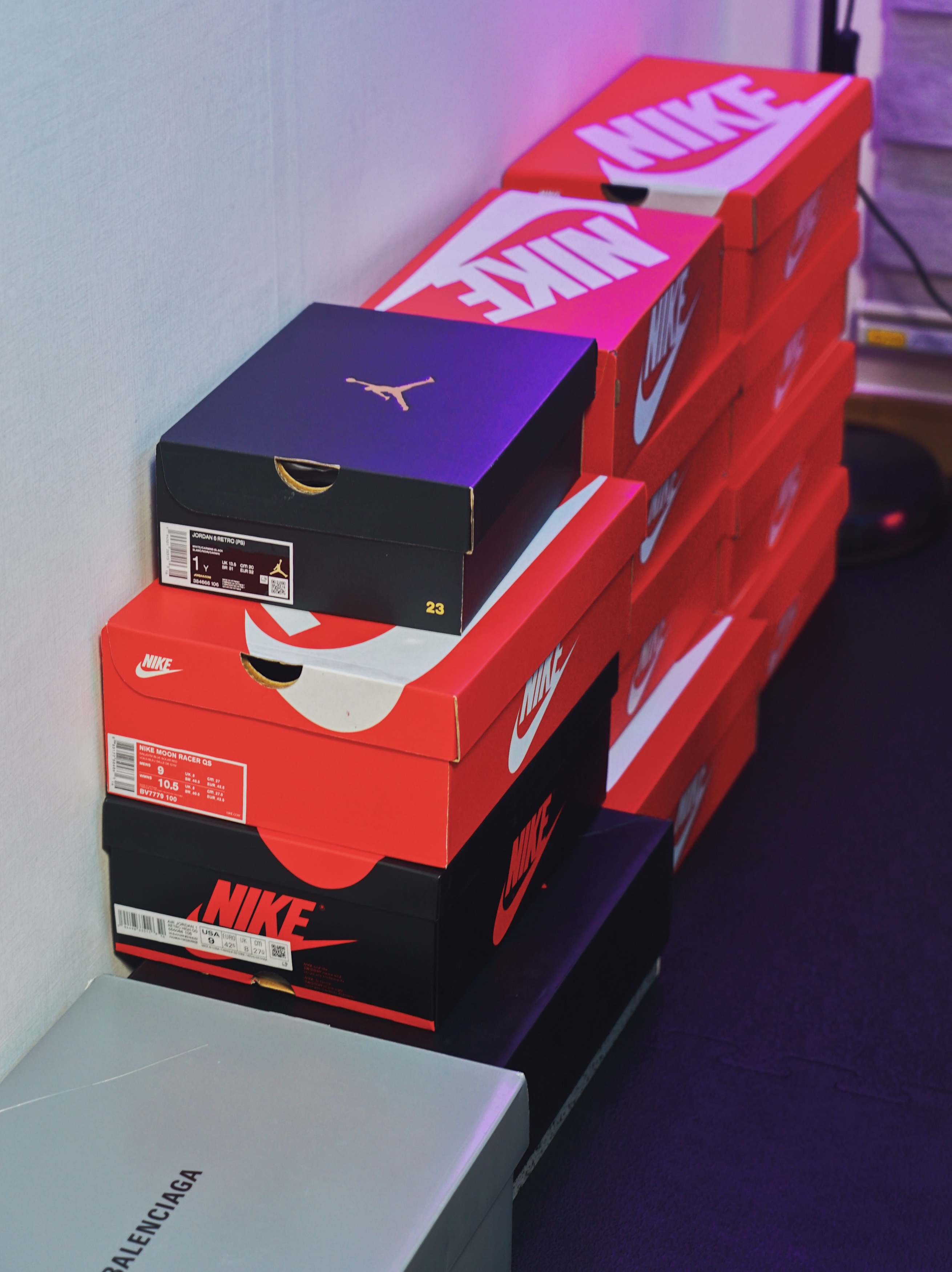 Jordan 1 Retro High OG Black Mocha, Jordan 6 Retro Infrared 2019 ์ฐฉ์ฉ ์คํ์ผ