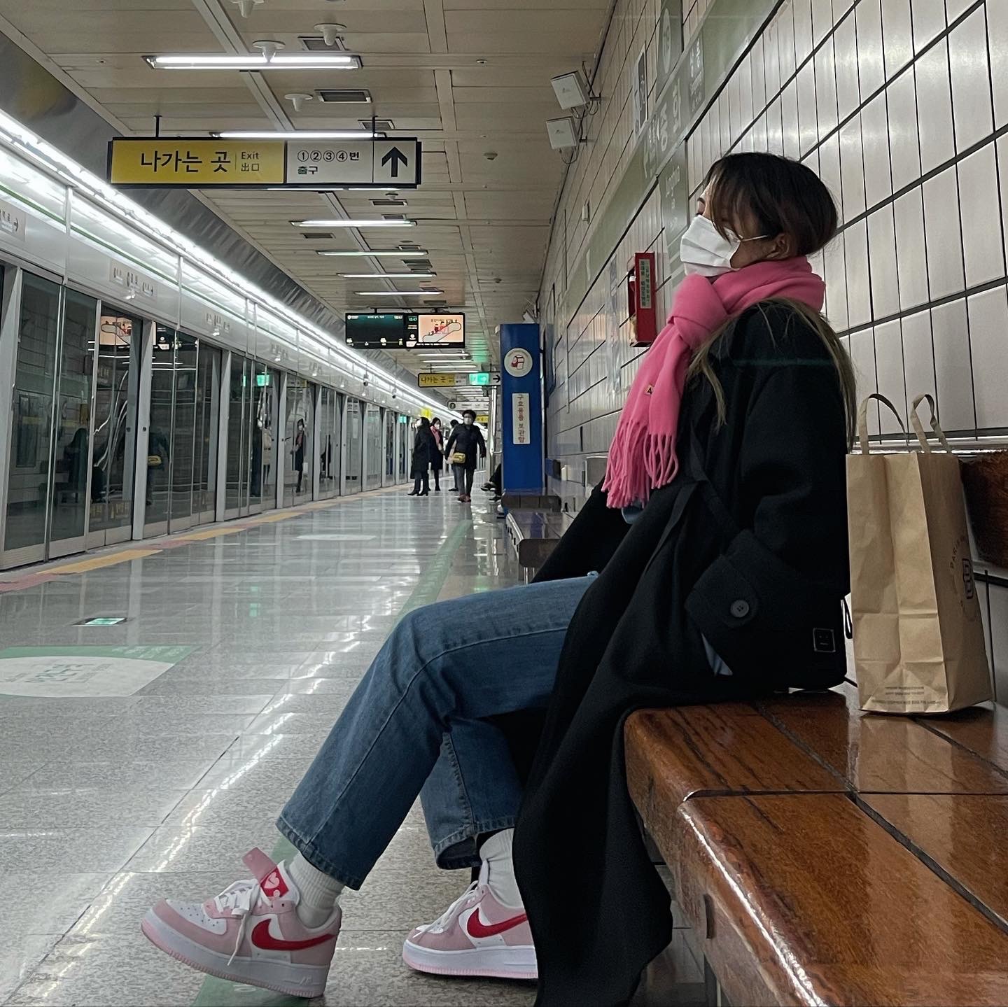 Nike Air Force 1 '07 QS Valentine's Day 착용 스타일 - 2