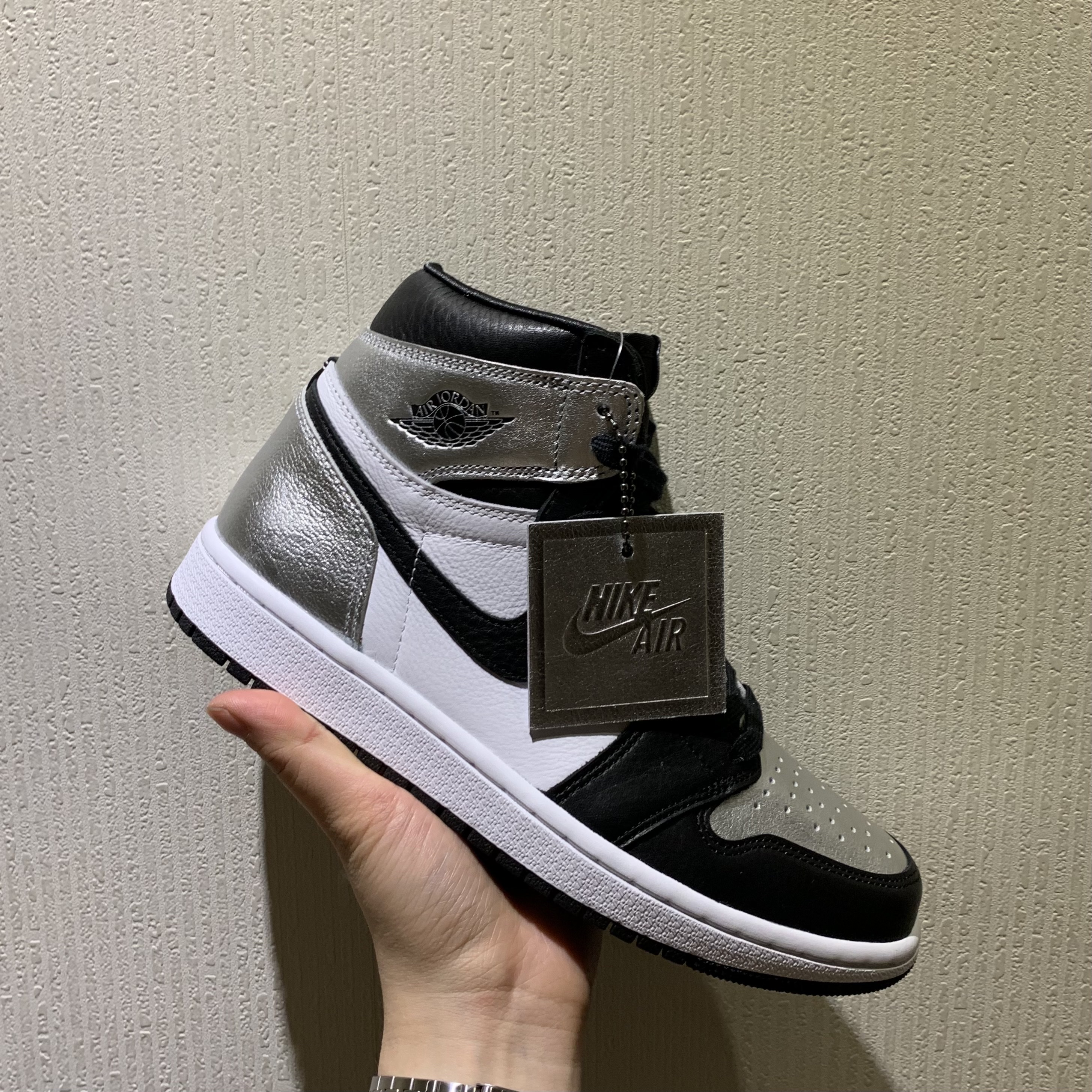 (W) Jordan 1 Retro High OG Silver Toe 착용 스타일