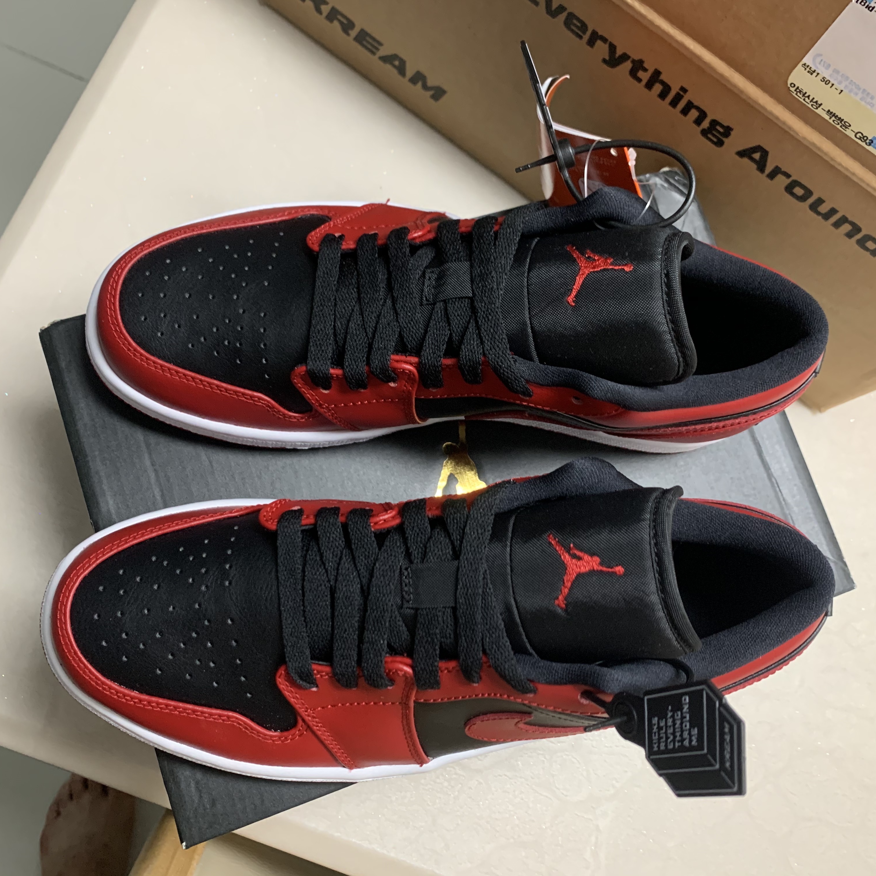 Jordan 1 Low Varsity Red 착용 스타일 - 3