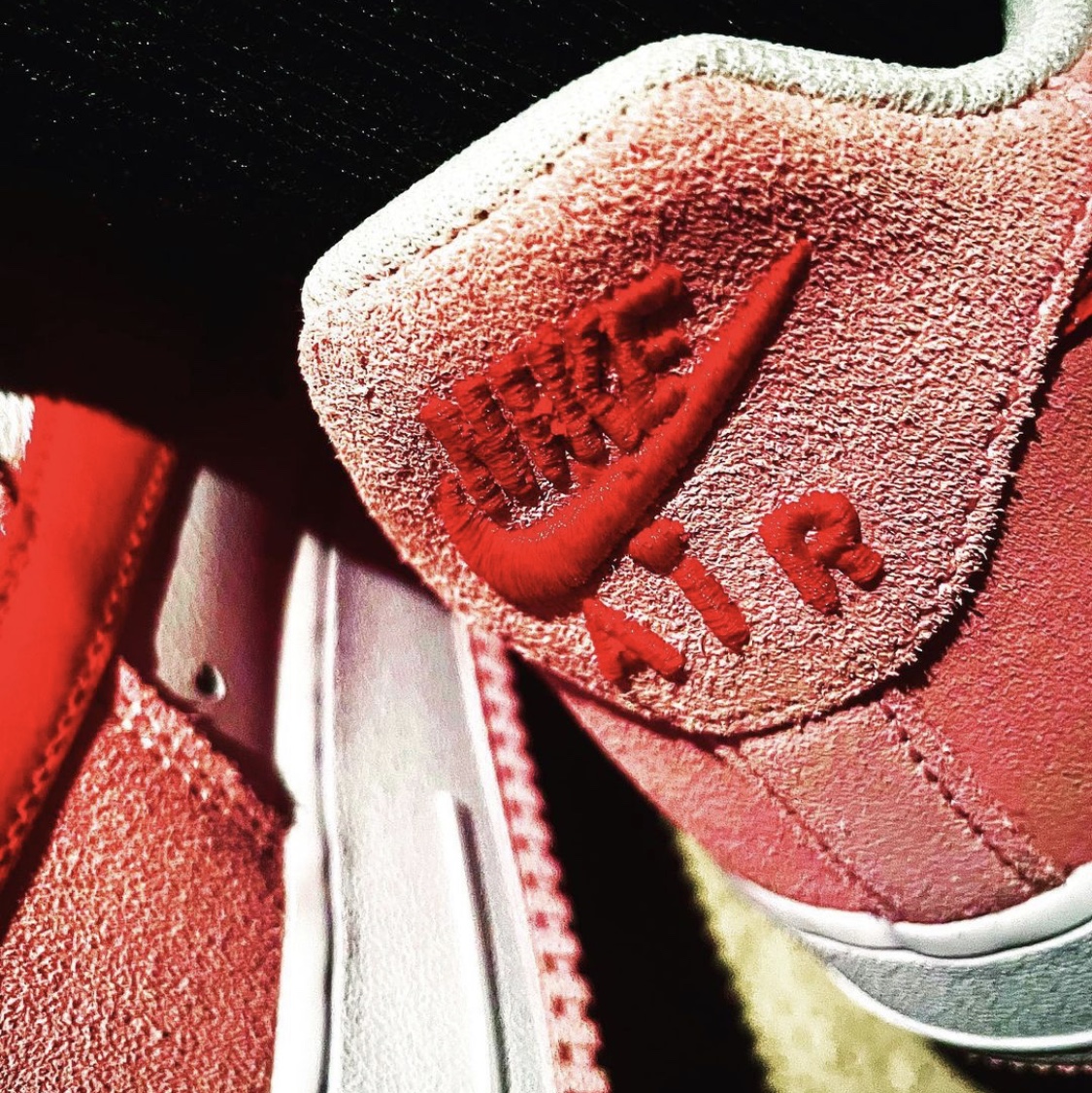Nike Air Force 1 '07 QS Valentine's Day 착용 스타일 - 2