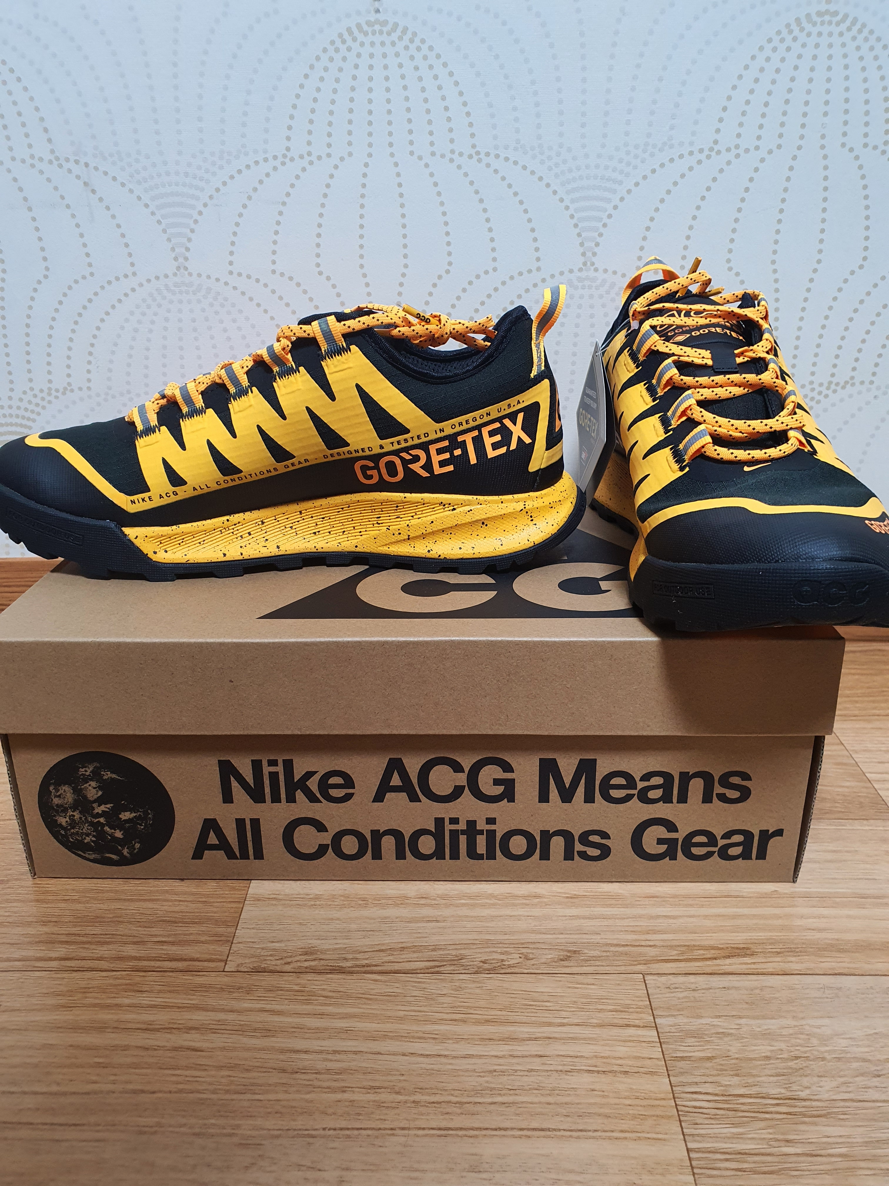 Nike ACG Air Nasu Gore-Tex Black Orange 착용 스타일 - 2