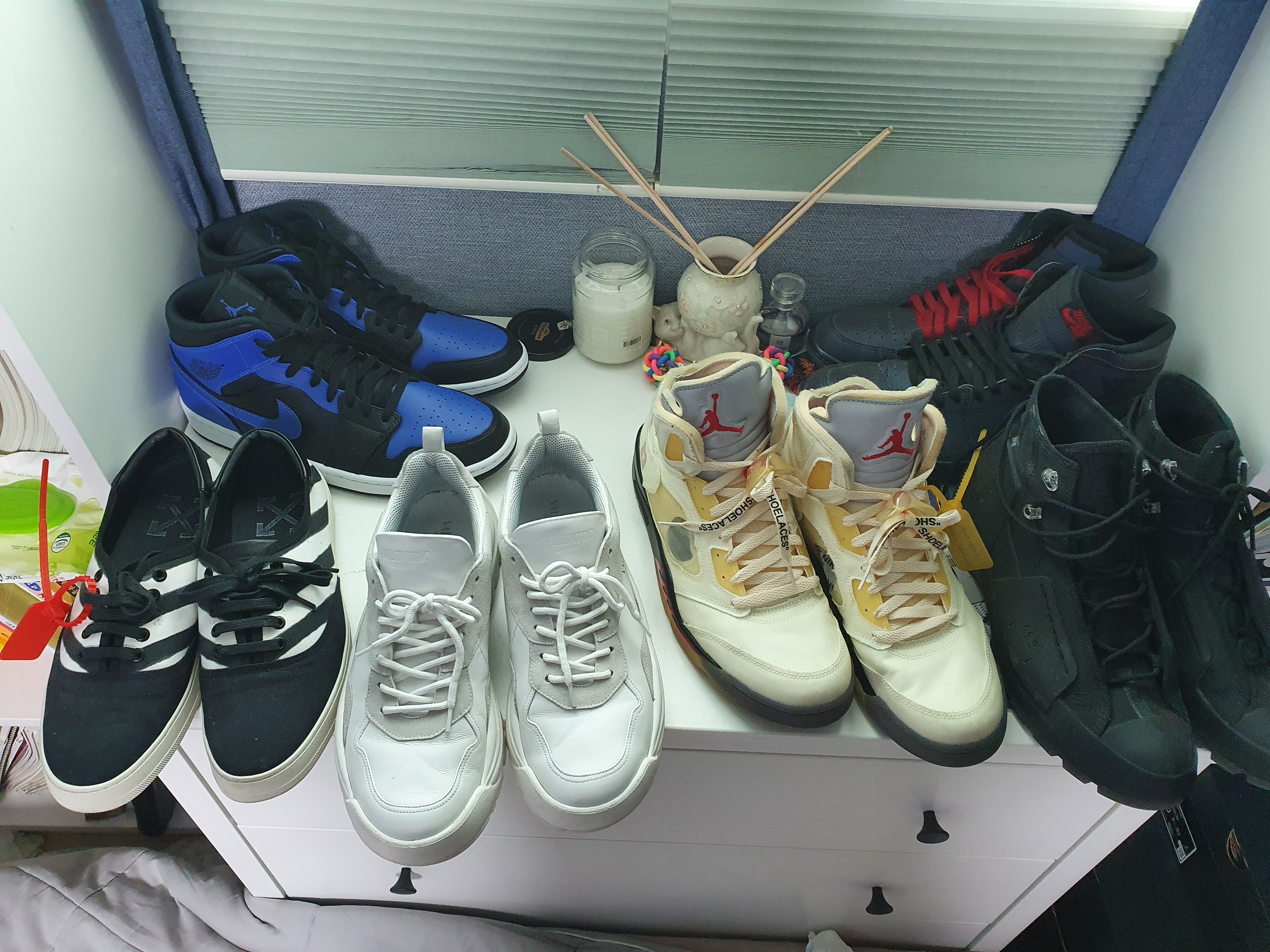 Jordan 1 Mid Black Hyper Royal, Jordan 1 Retro High Fearless Zoom 착용 스타일