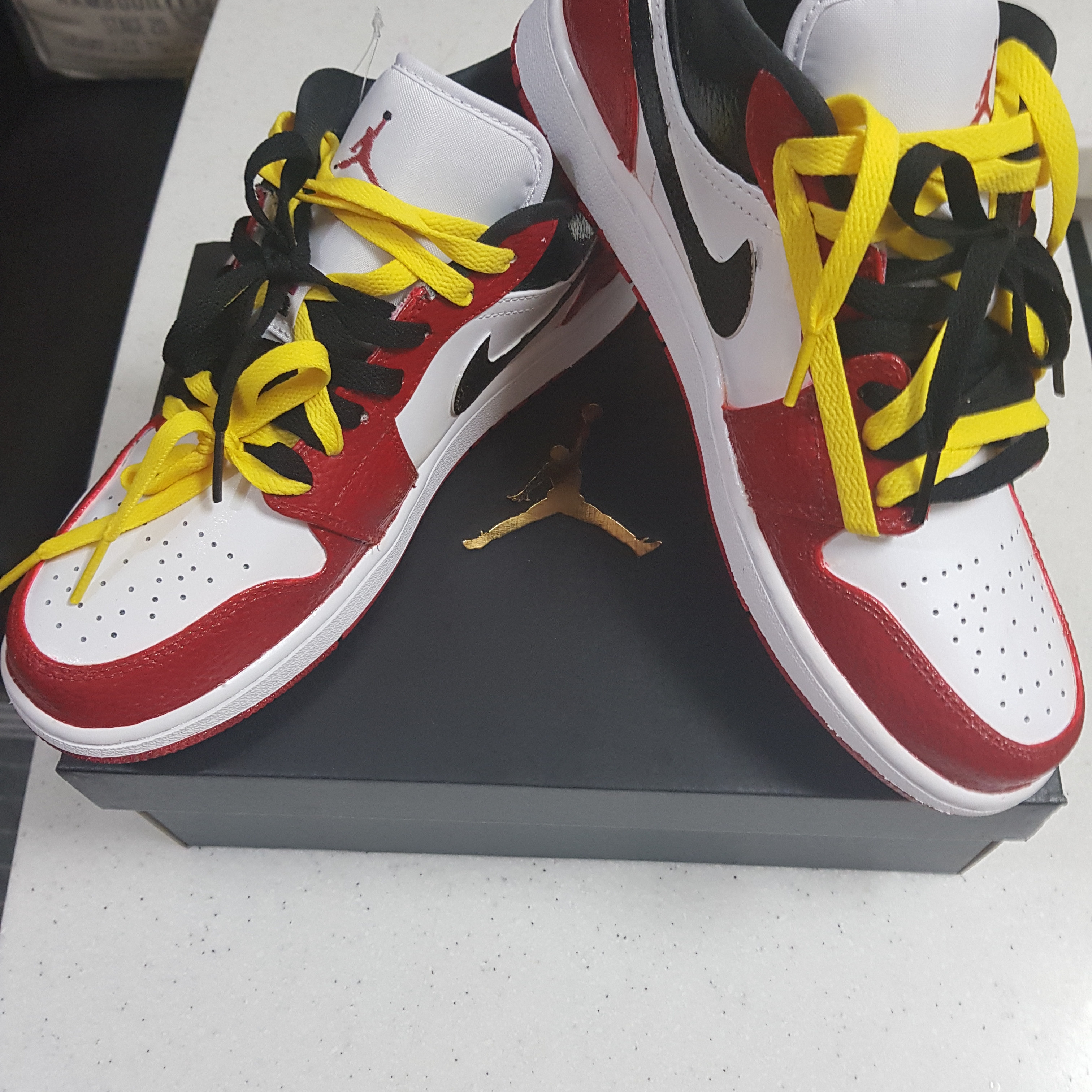 Jordan 1 Low Triple White Tumbled Leather 2020 착용 스타일 - 2