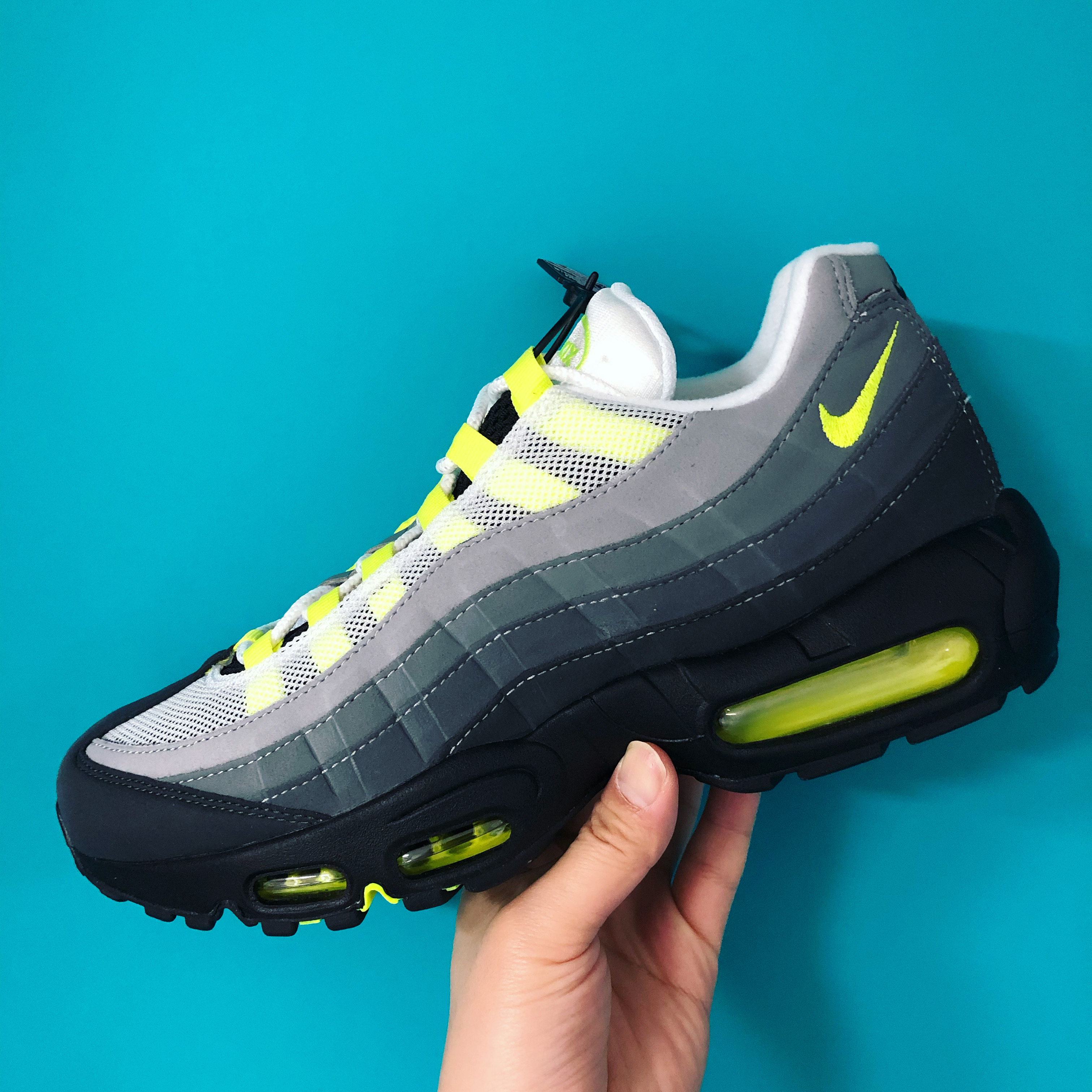 Nike Air Max 95 OG Neon Yellow 2020 착용 스타일