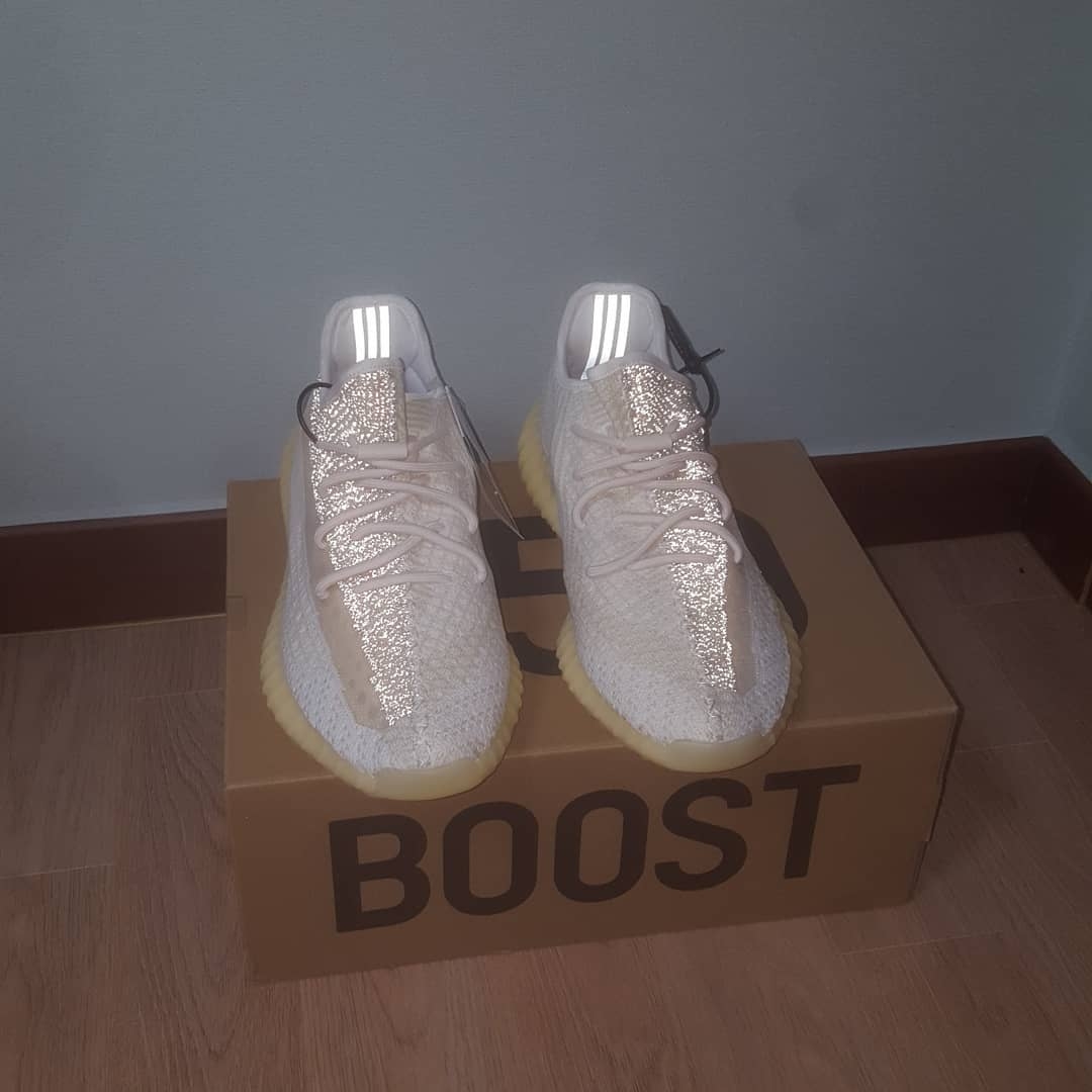 Adidas Yeezy Boost 350 V2 Natural 착용 스타일 - 4