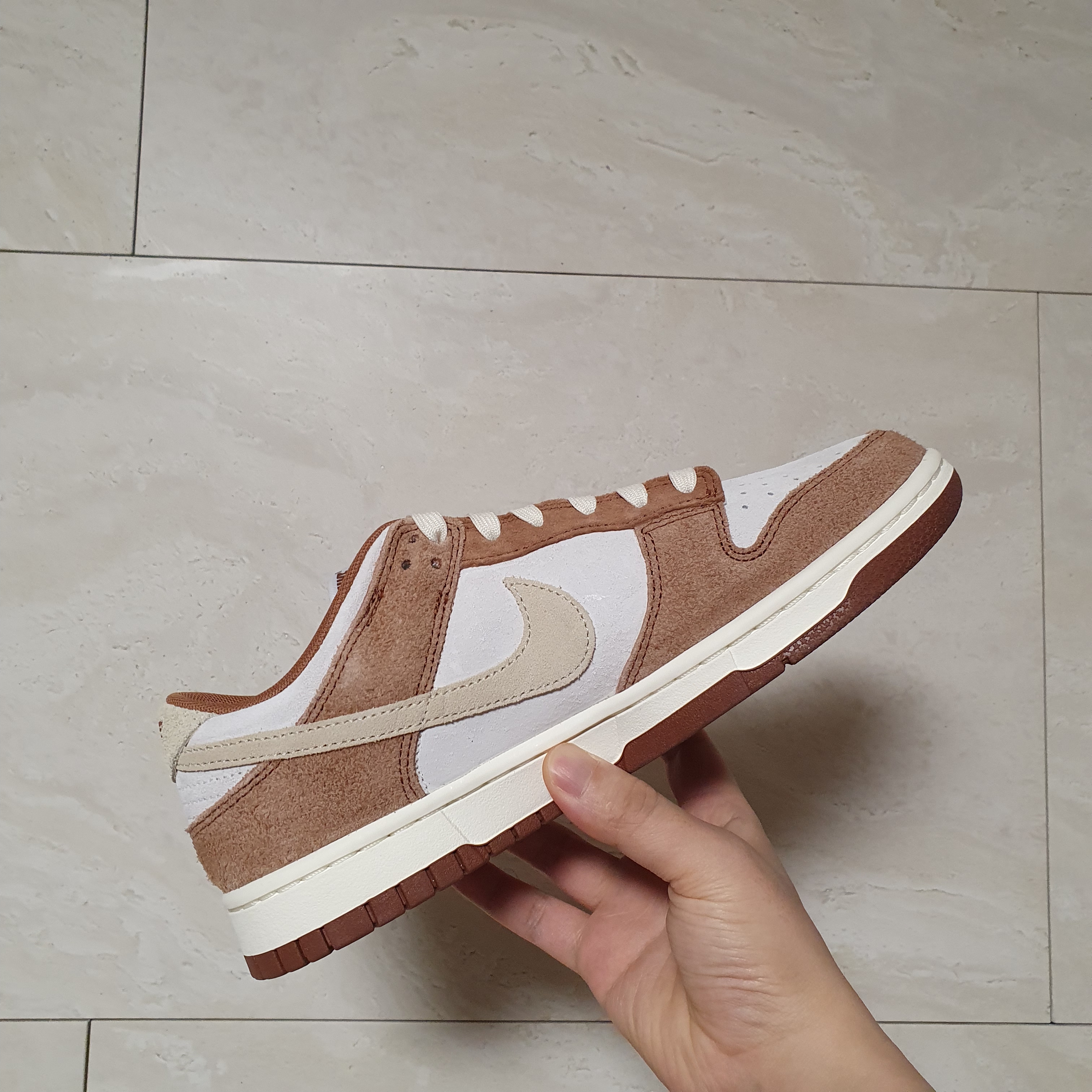 Nike Dunk Low Pro Premium Medium Curry 착용 스타일