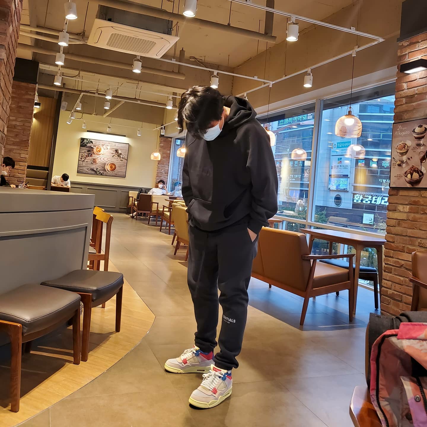 Jordan 4 x Union Retro Guava Ice, Essentials 3D Silicon Applique Pullover Hoodie Dark Slate/Black 2020 착용 스타일 - 2