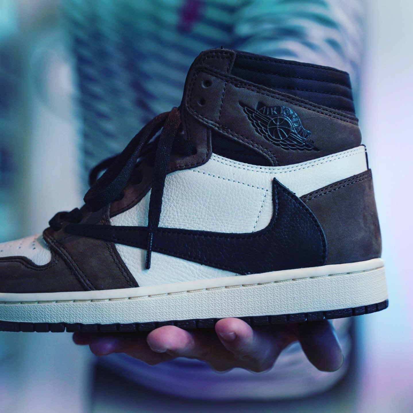 Jordan 1 x Travis Scott Retro High OG SP Mocha, Jordan 1 x Travis Scott Retro Low OG SP Mocha 착용 스타일 - 1