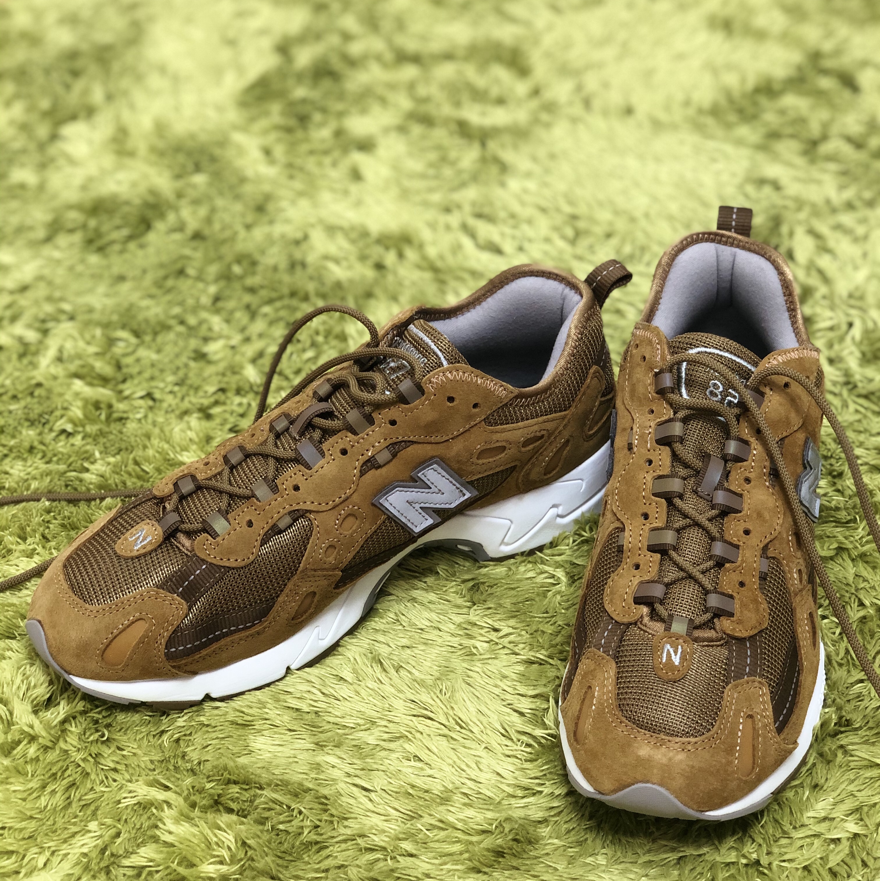 New Balance x Thisisneverthat 827 Beige 착용 스타일