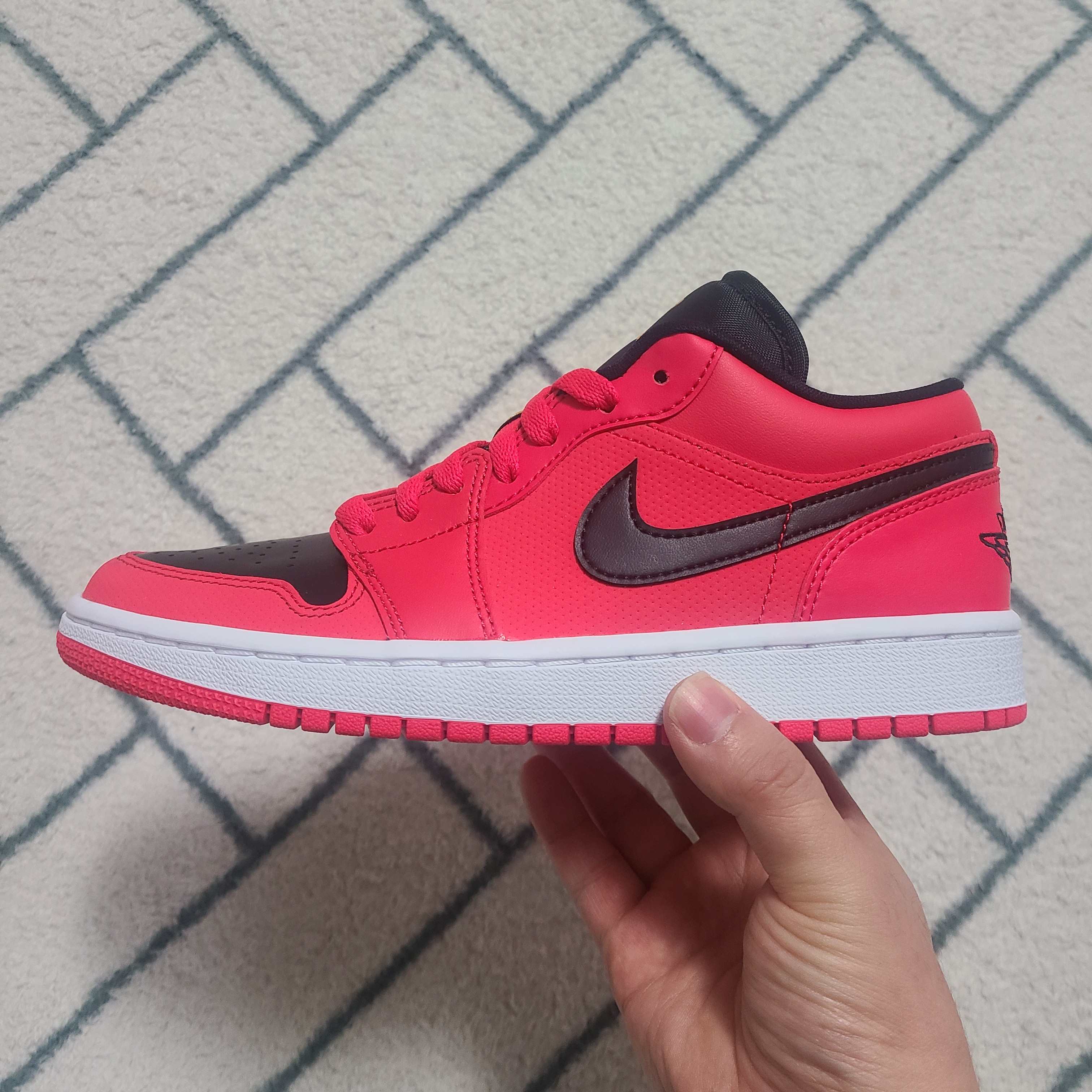 (W) Jordan 1 Low Siren Red 착용 스타일 - 2