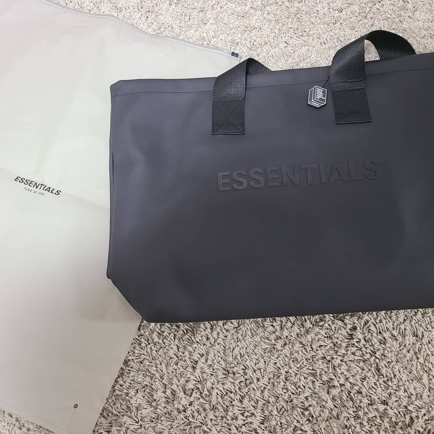 Essentials Tote Bag Dark Slate/Stretch Limo/Black - 20FW 착용 스타일 - 2