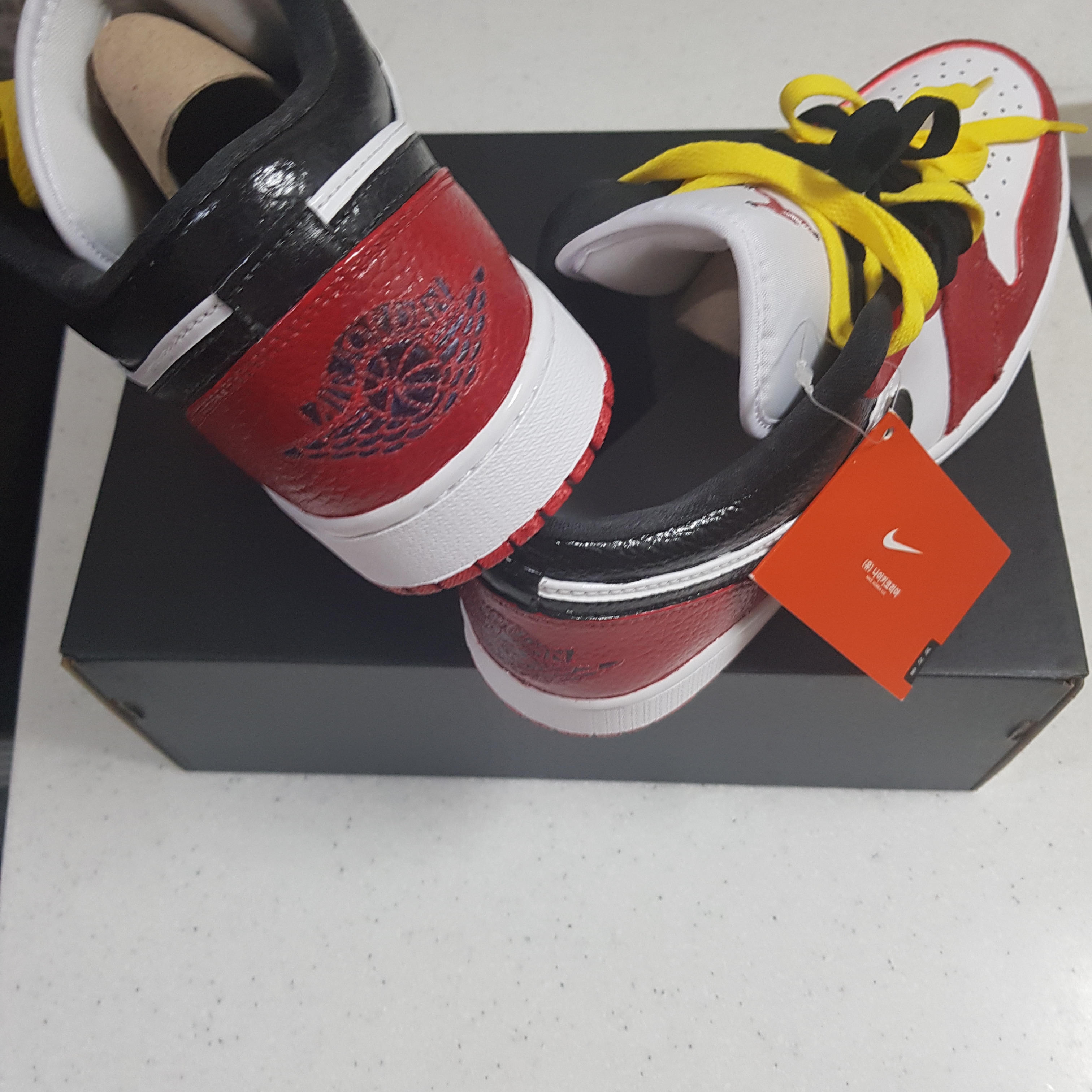Jordan 1 Low Triple White Tumbled Leather 2020 착용 스타일 - 3