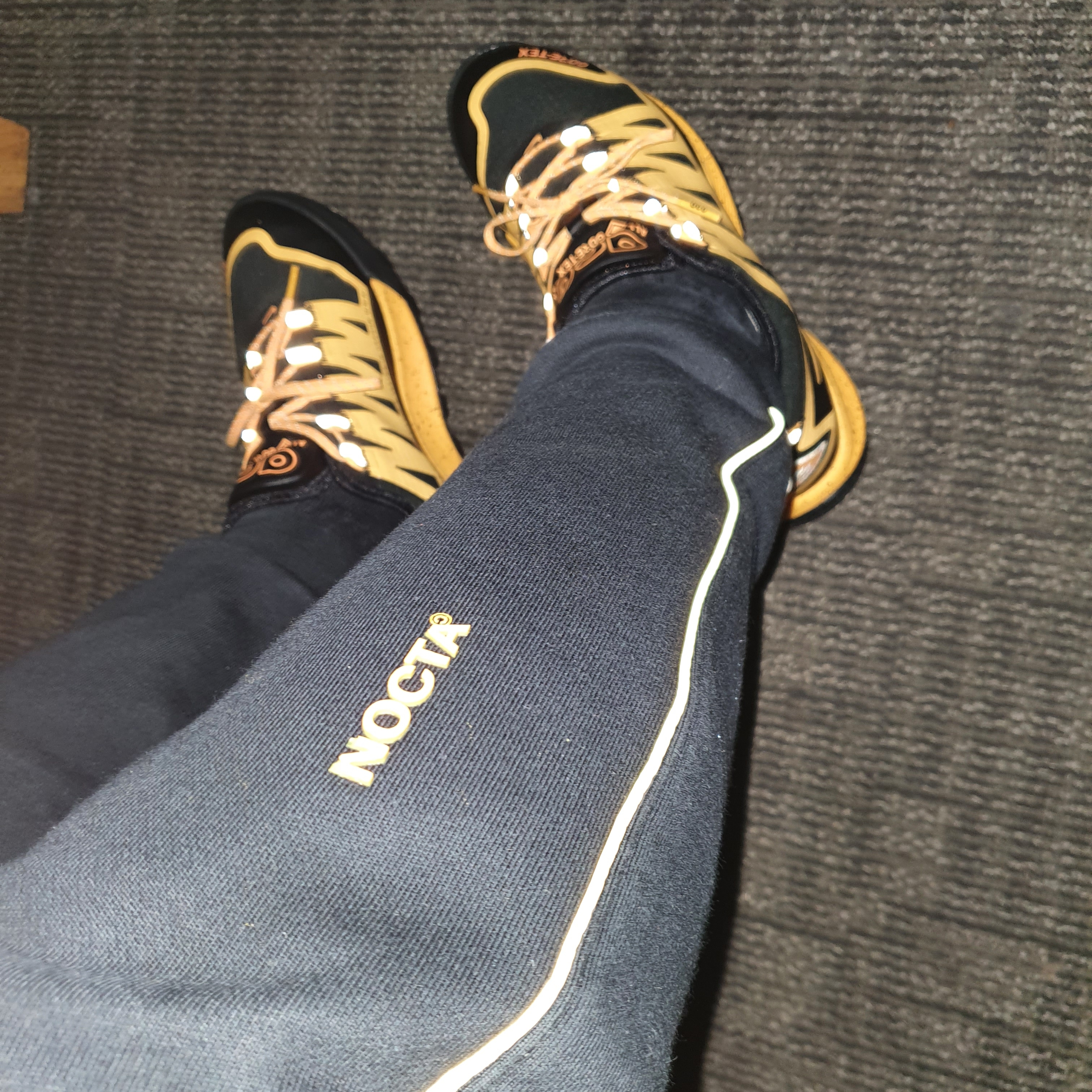 Nike ACG Air Nasu Gore-Tex Black Orange, Nike x Drake Nocta Fleece Pants Black - US/EU 착용 스타일 - 3