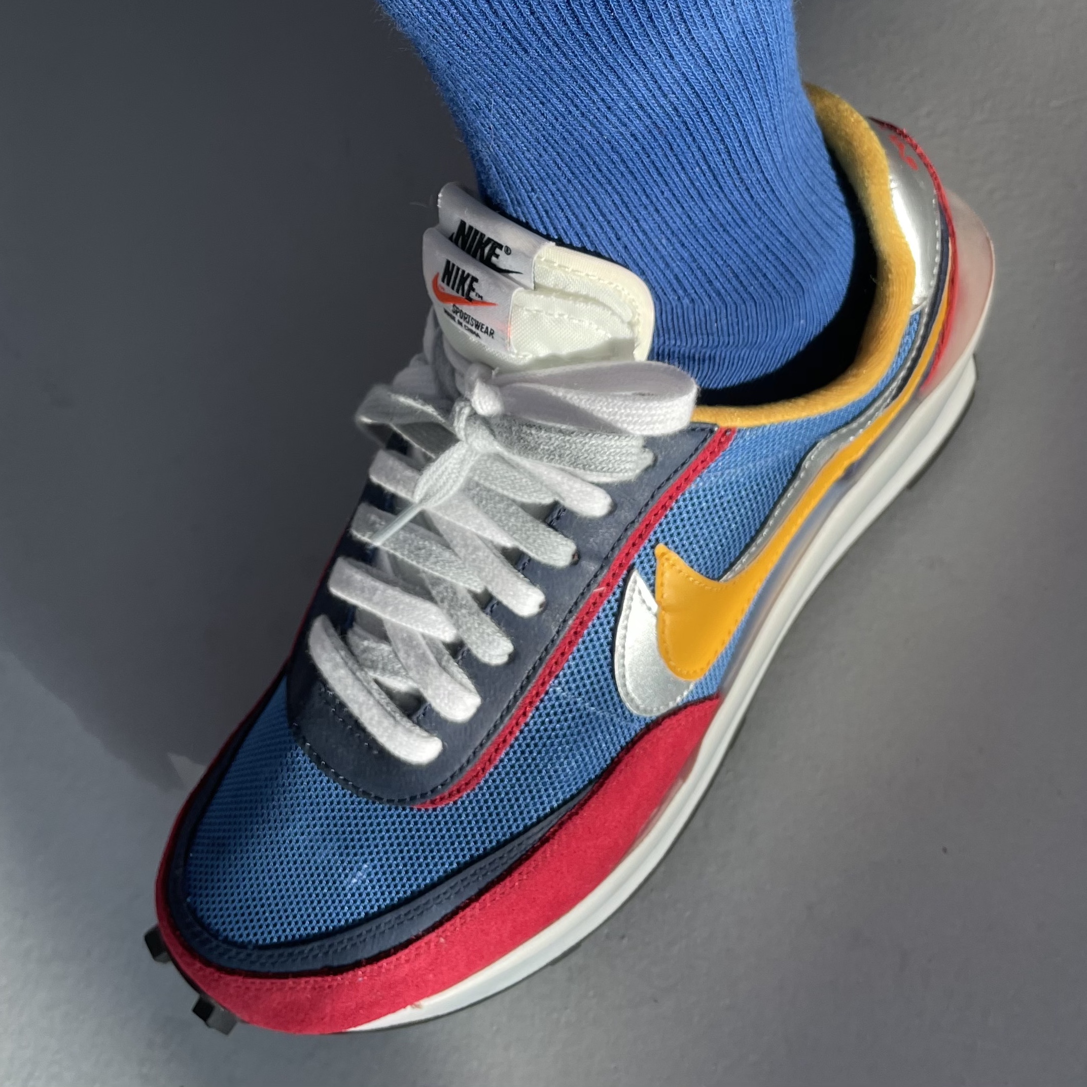 Nike x Sacai LDWaffle Pine Green, Nike x Sacai LDWaffle Blue Multi 착용 스타일 - 3