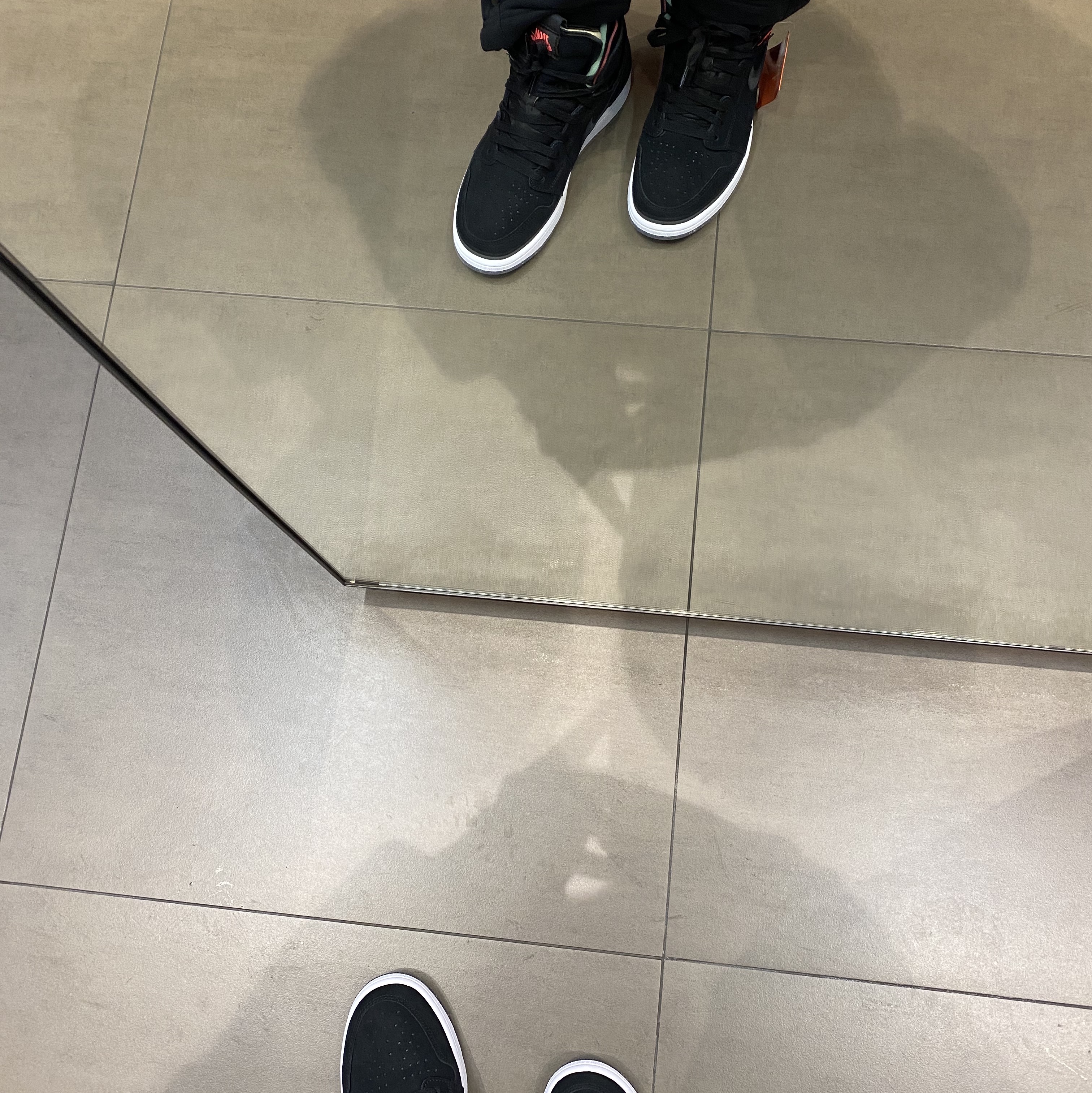 Jordan 1 Zoom Air CMFT Court Black 착용 스타일