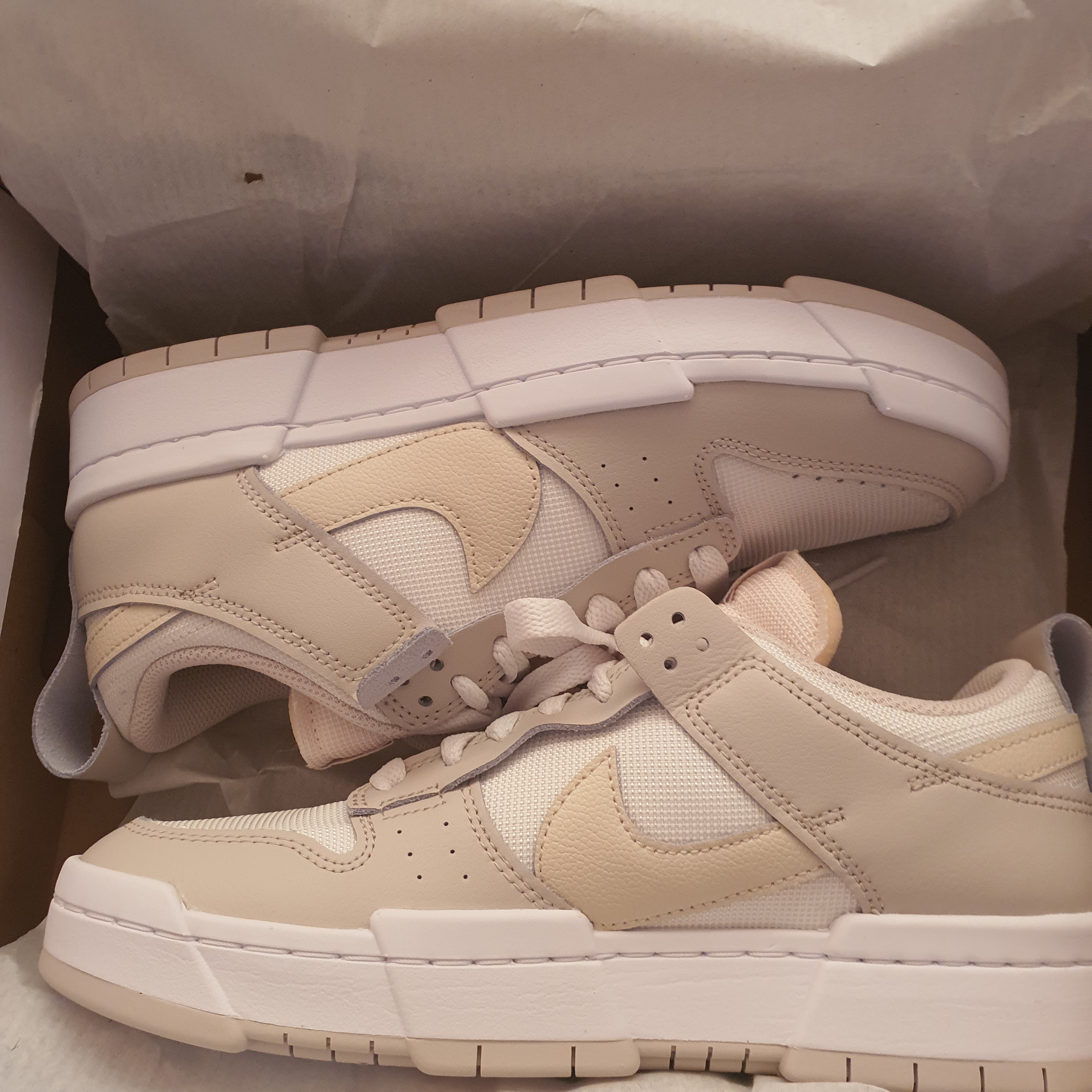 (W) Nike Dunk Low Disrupt Desert Sand 착용 스타일 - 1