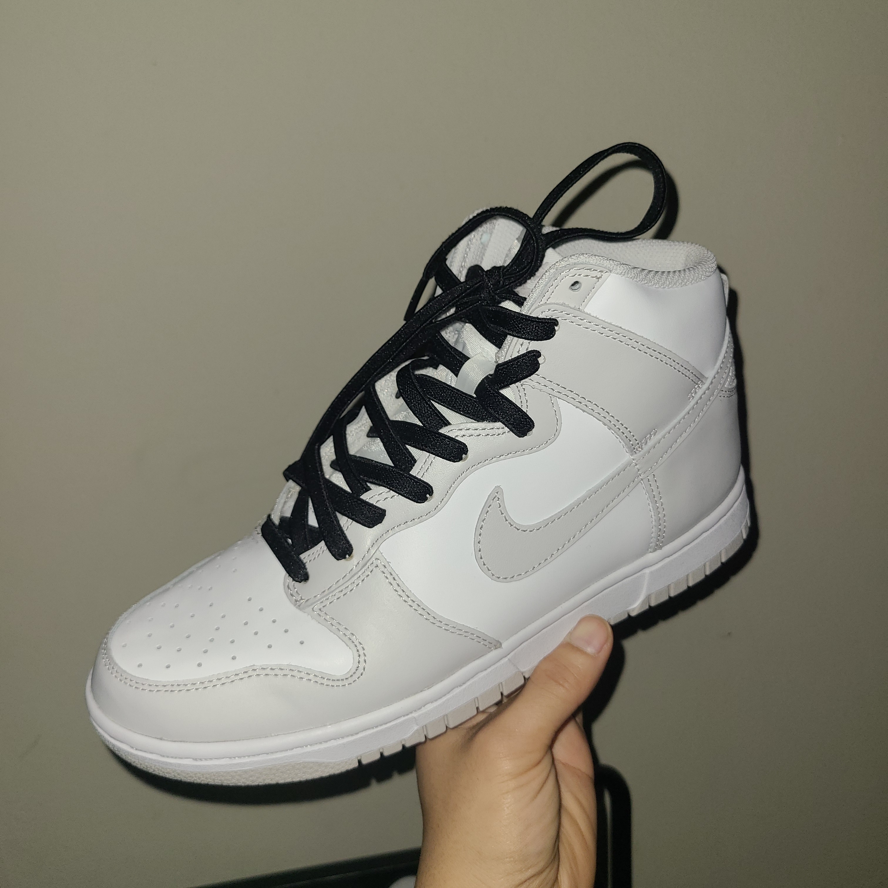 Nike Dunk High Retro Vast Grey 착용 스타일 - 1