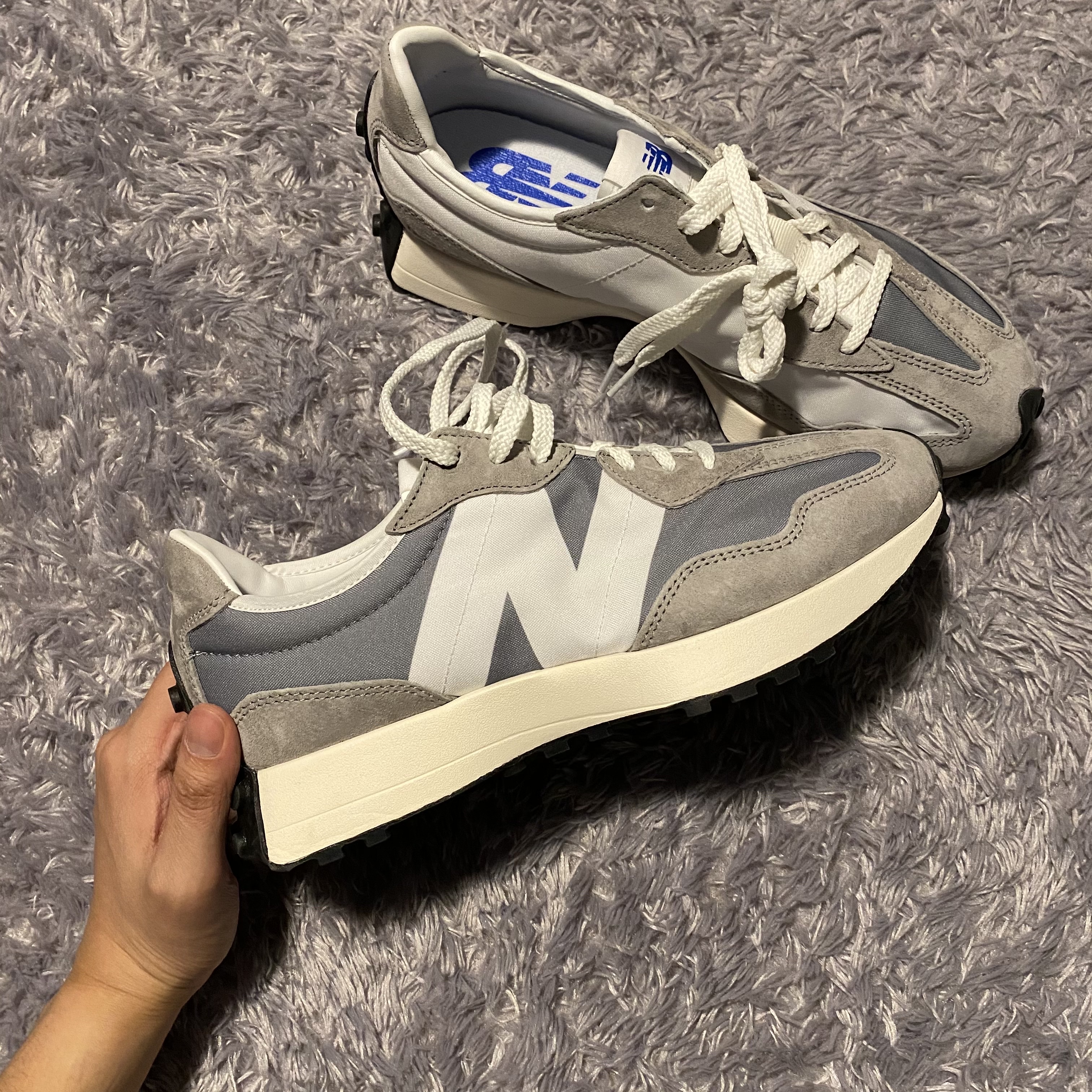 New Balance 327 Grey 착용 스타일 - 5