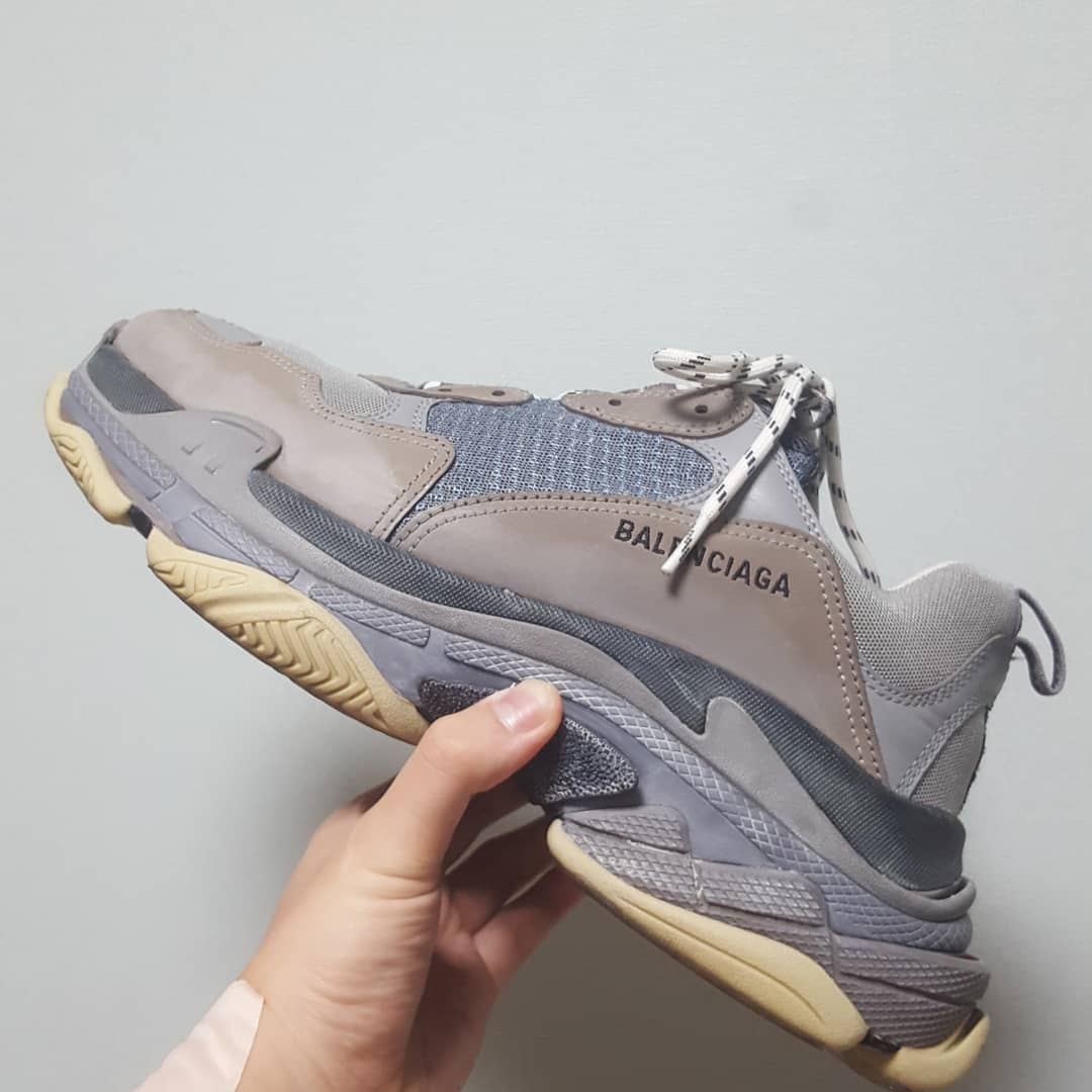 Balenciaga Triple S Split Brack Grey 2018 착용 스타일 - 1