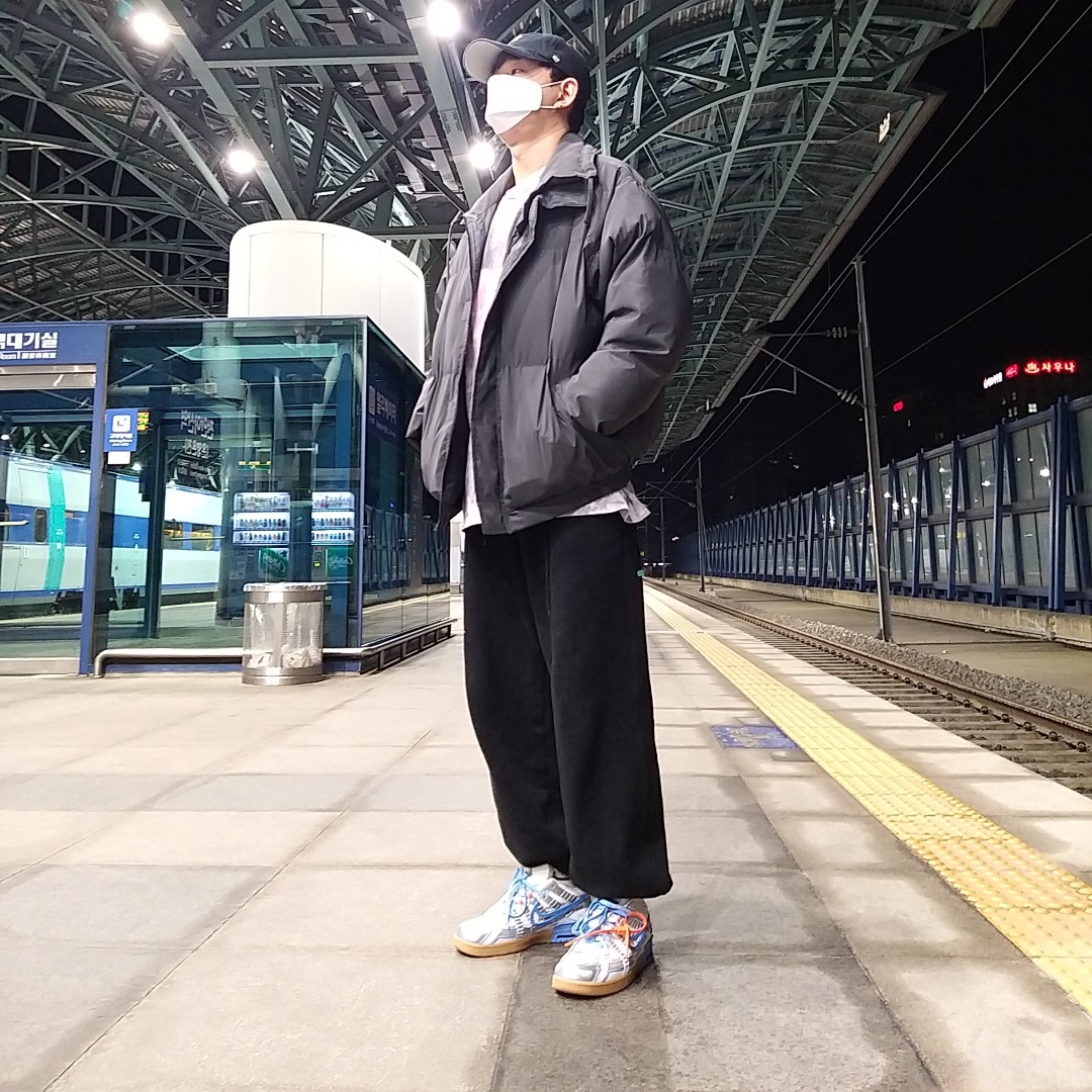 Nike x Off-White Air Rubber Dunk University Blue, Essentials Puffer Jacket Black Reflective - 20FW 착용 스타일 - 1