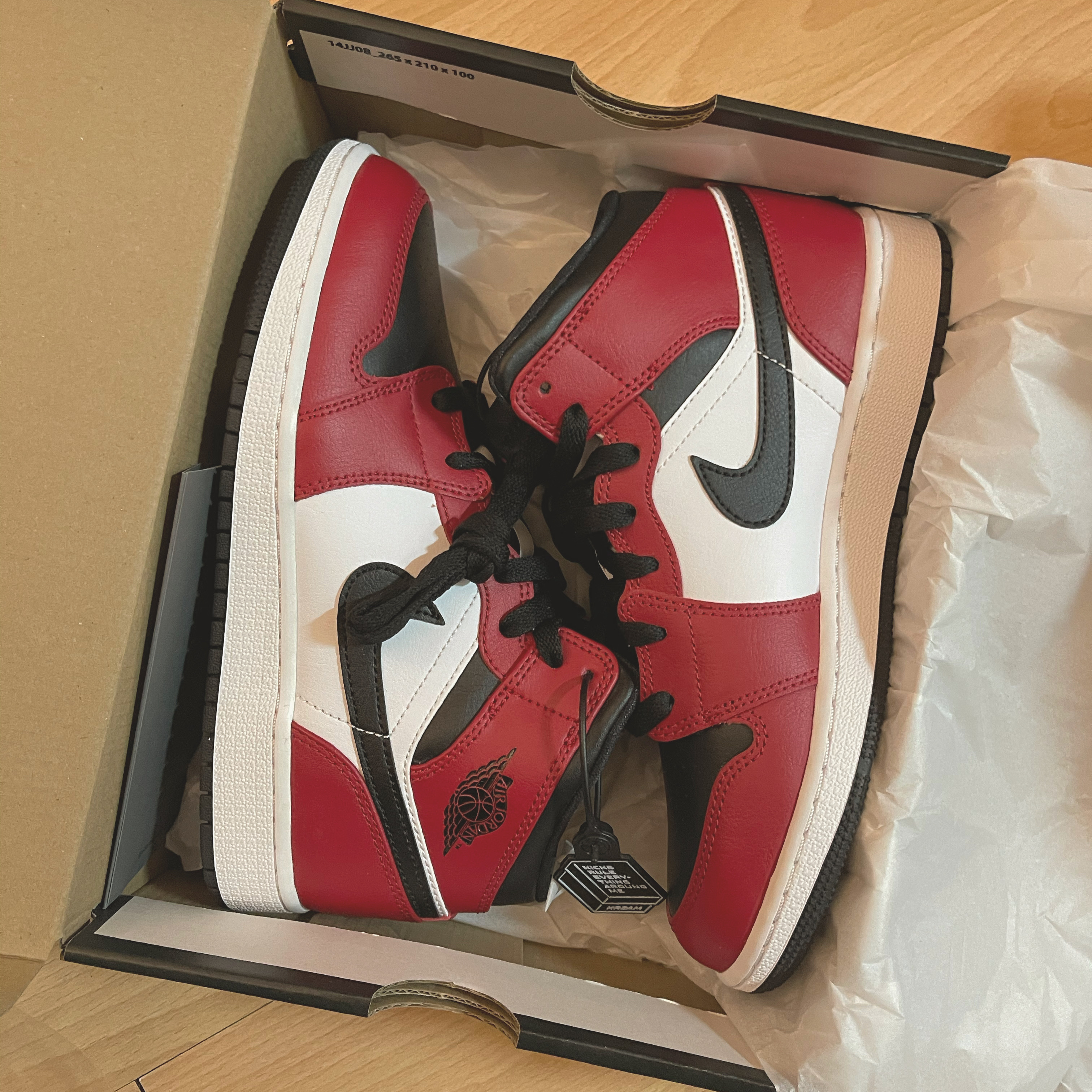 (GS) Jordan 1 Mid Chicago Black Toe 착용 스타일