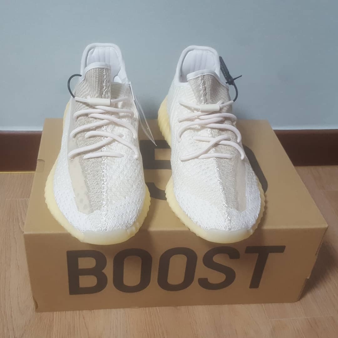 Adidas Yeezy Boost 350 V2 Natural 착용 스타일 - 3