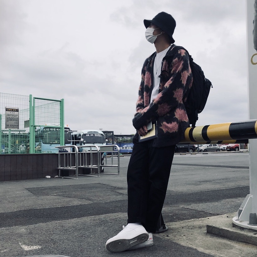 Nike x Supreme Air Force 1 Low White 착용 스타일