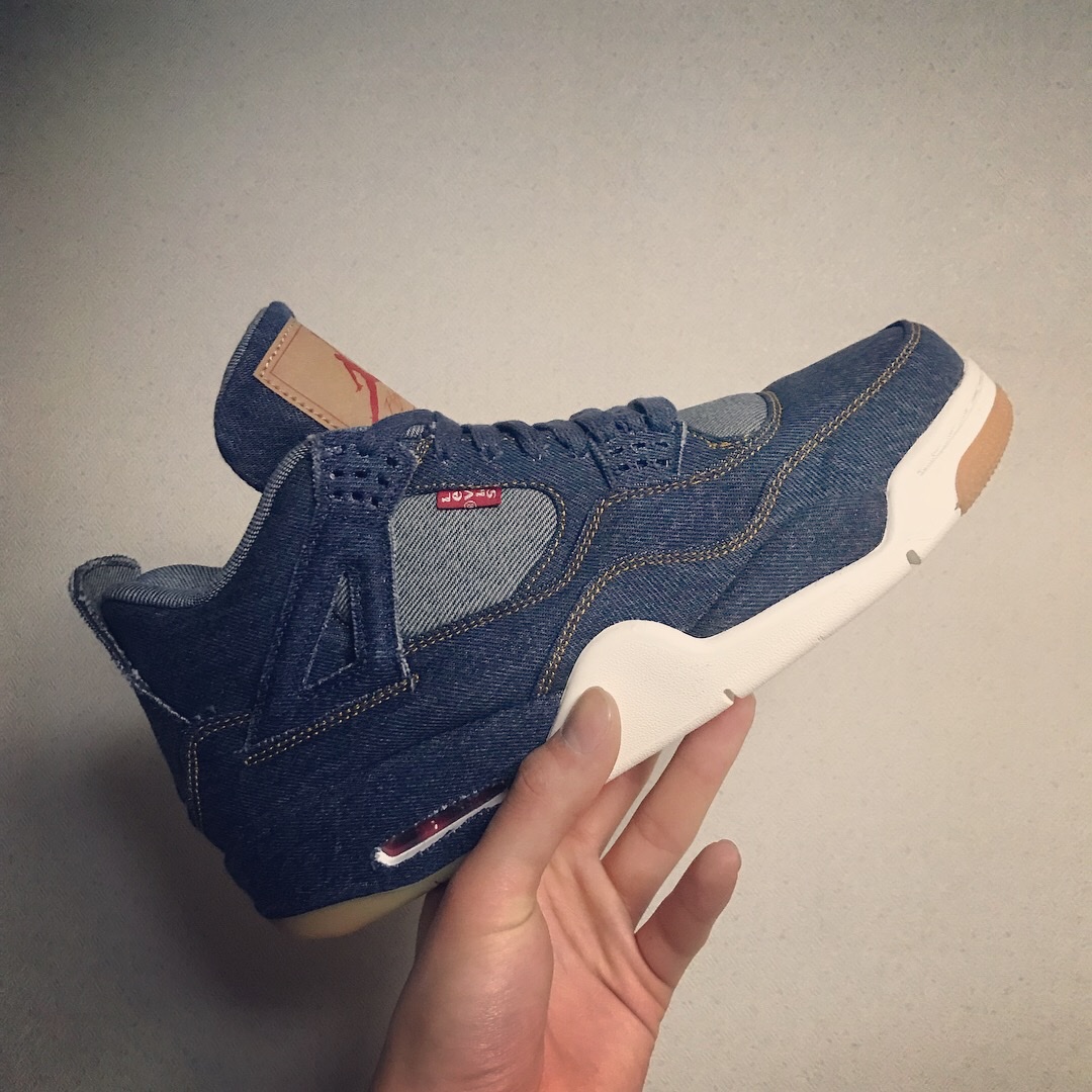 Jordan 4 x Levi's Retro Denim (Levi's Tag) 착용 스타일