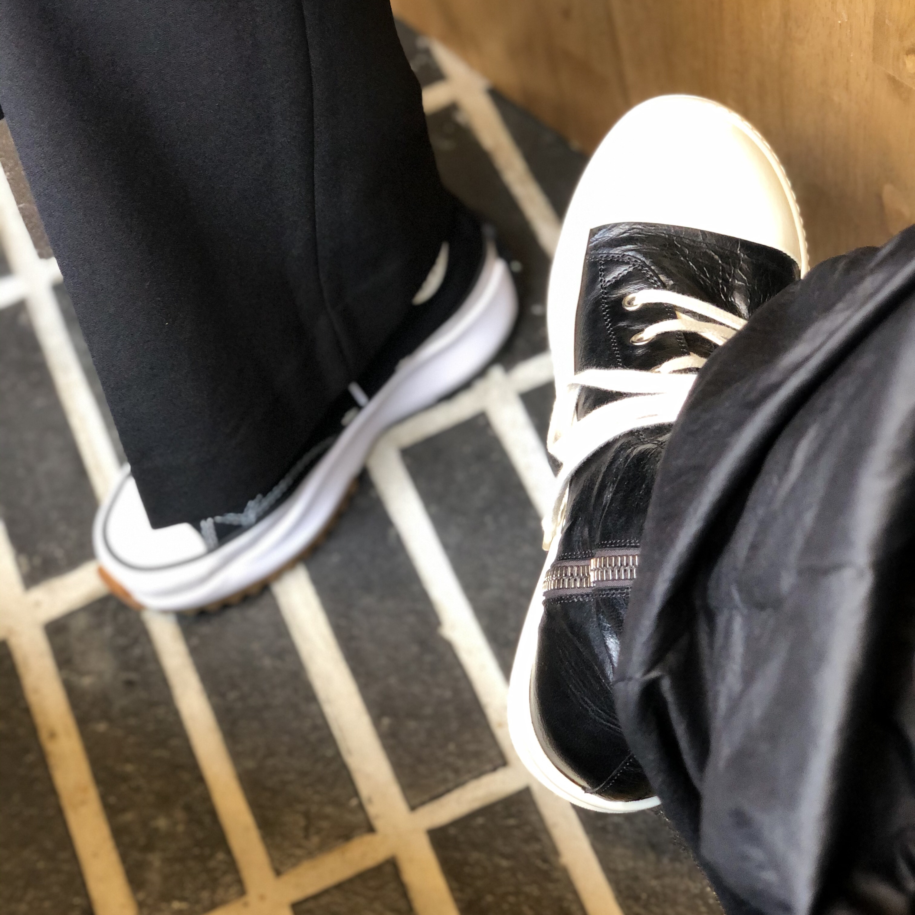 Converse Run Star Hike Hi Black White Gum 착용 스타일