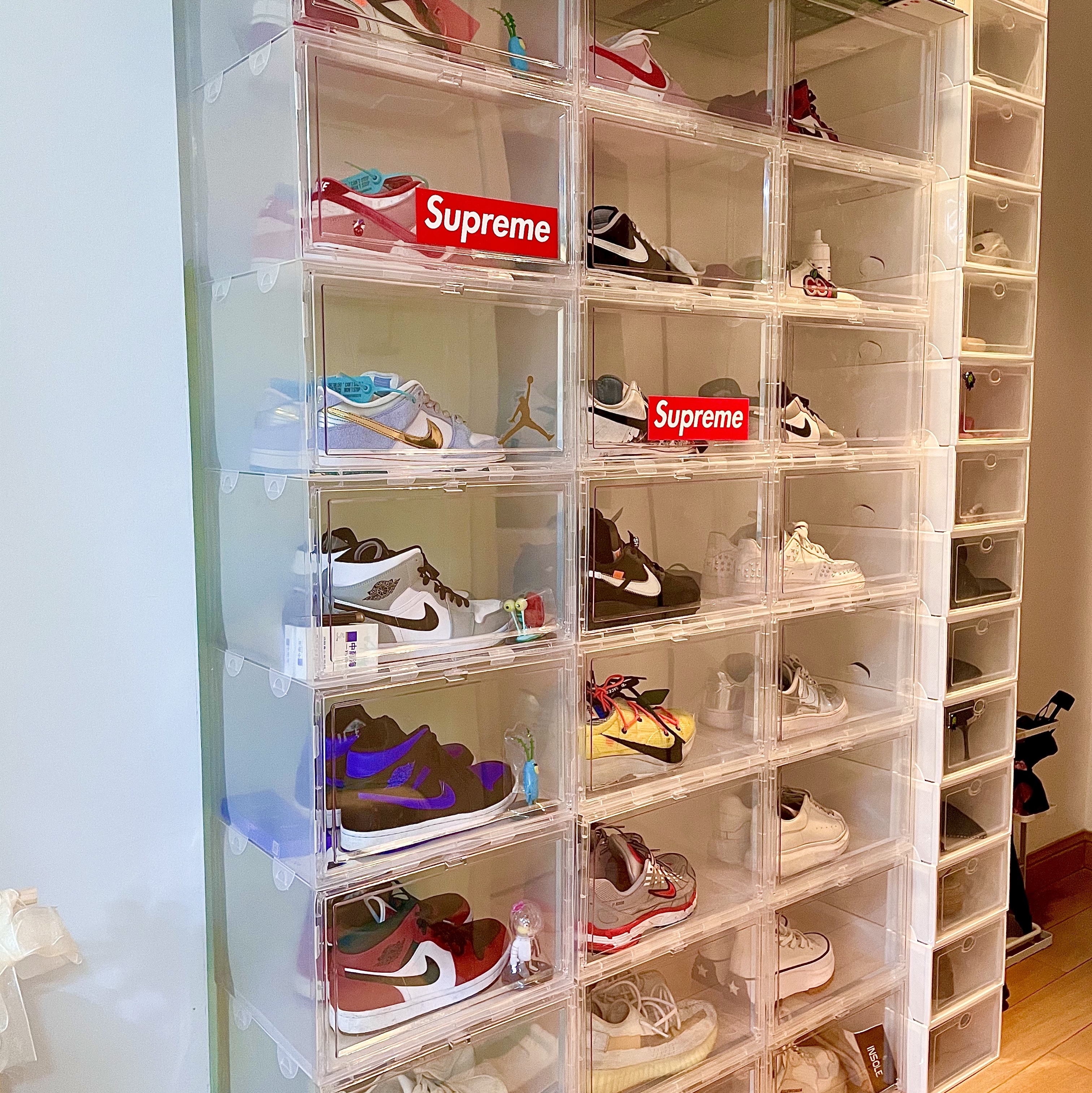 Jordan 1 x Off-White Retro High Chicago The Ten, Nike x StrangeLove SB Dunk Low Pink (Regular Box) 착용 스타일