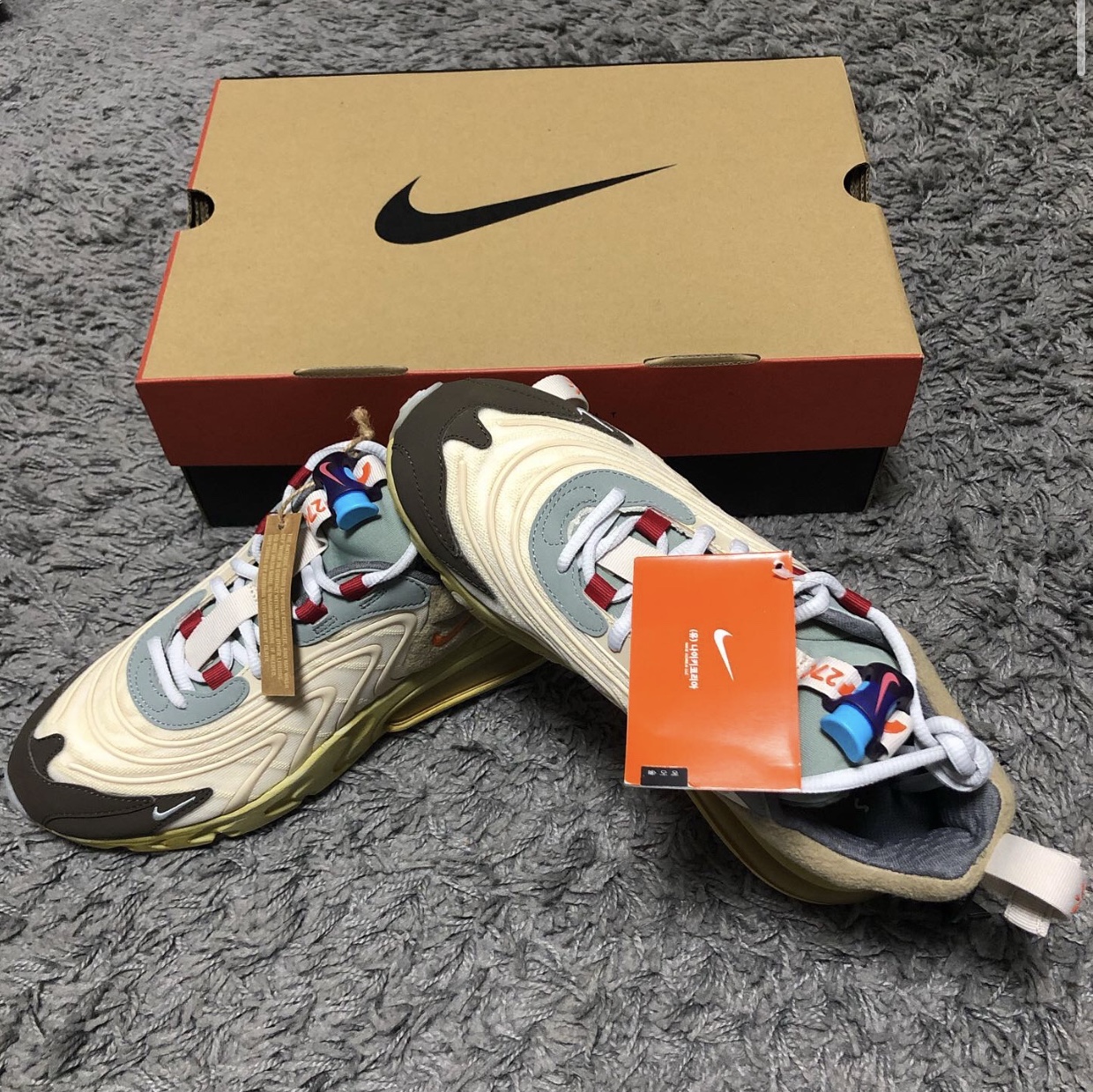 Nike x Travis Scott Air Max 270 React Cactus Trails 착용 스타일