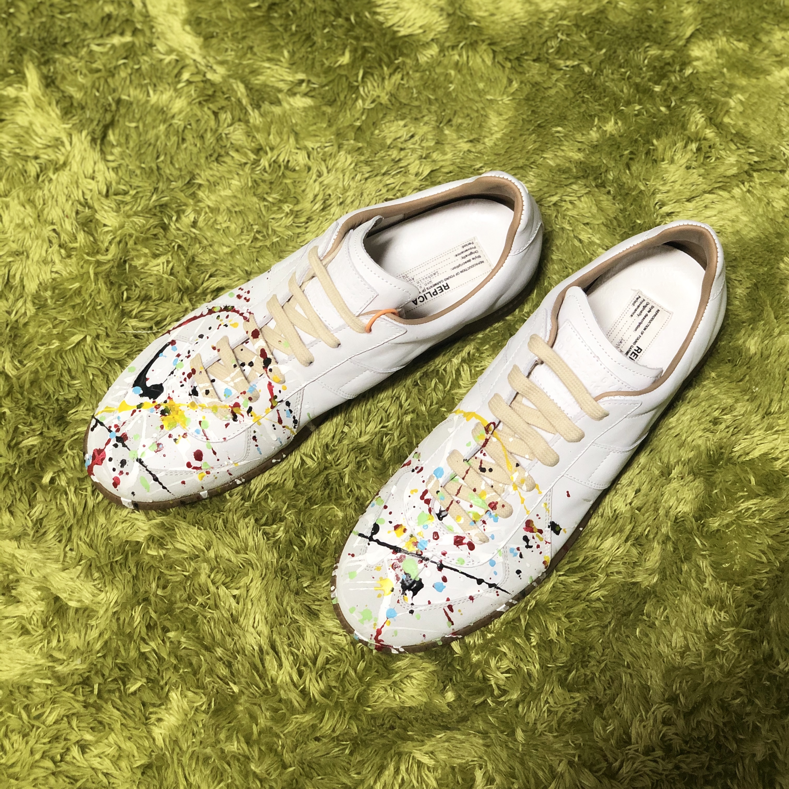 Maison Margiela Replica Paint Drop Sneakers 착용 스타일